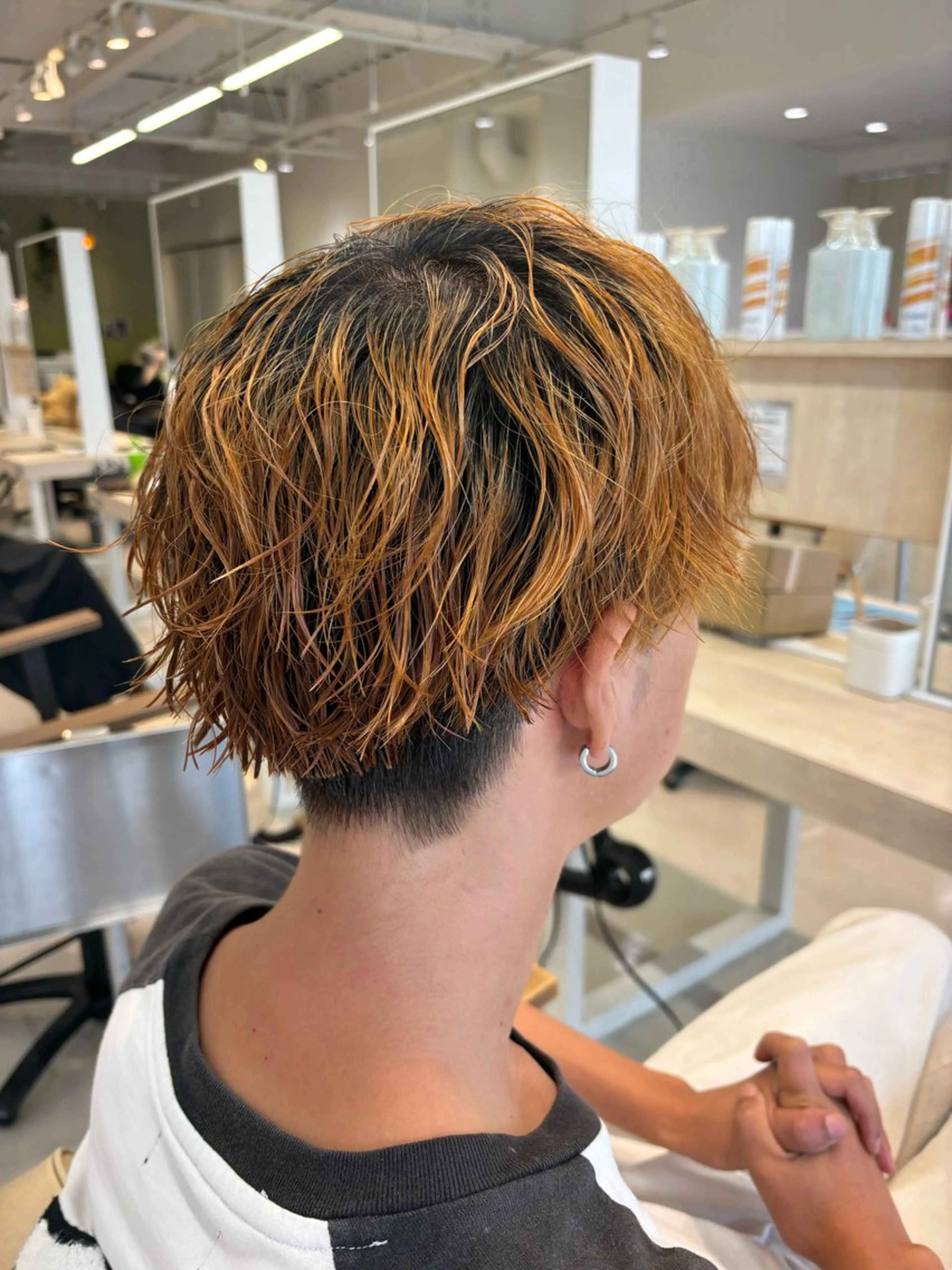 パーマ メンズ ビジネス フェザーパーマ メンズパーマ スペインカール 波巻きパーマ カット パーマ メンズパーマ/ スパイキー/フェードのヘアスタイル