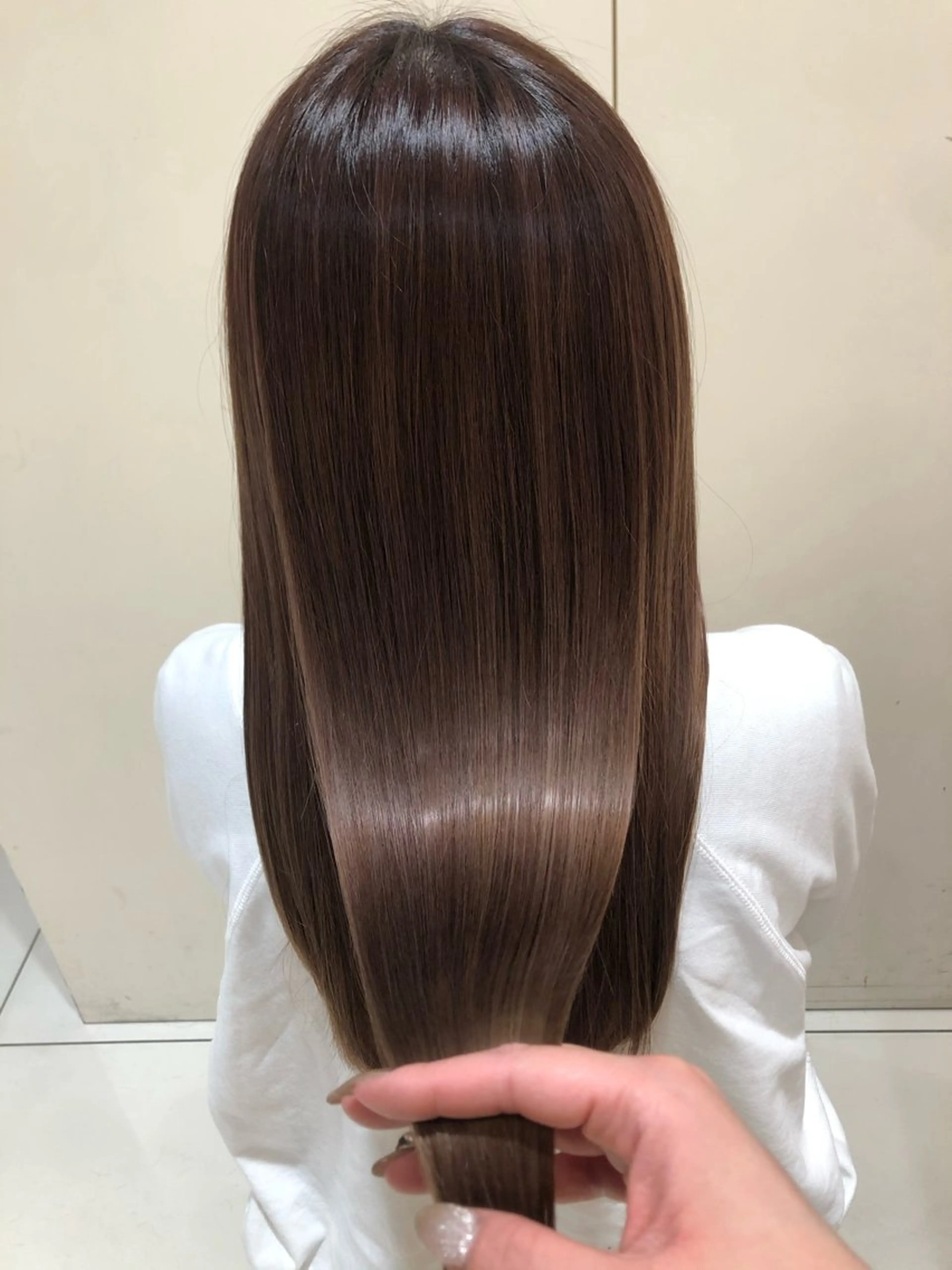 ロング CLOVER新田辺所属・石賀 早紀のヘアスタイル