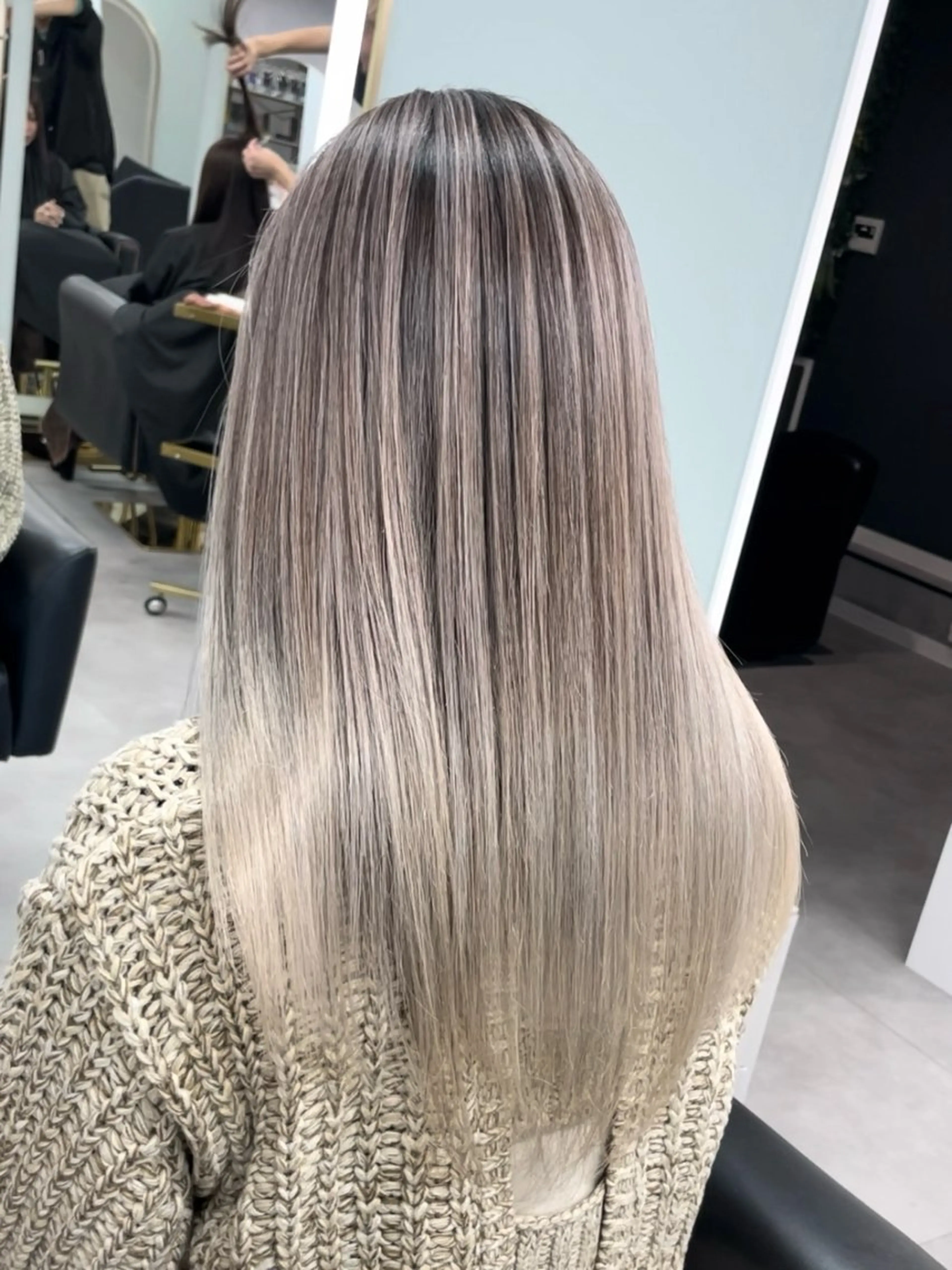 セミロング レイヤーカット senjyu GINZA所属・バレイヤージュ/ハイ ライト/庄司鉄平のヘアスタイル