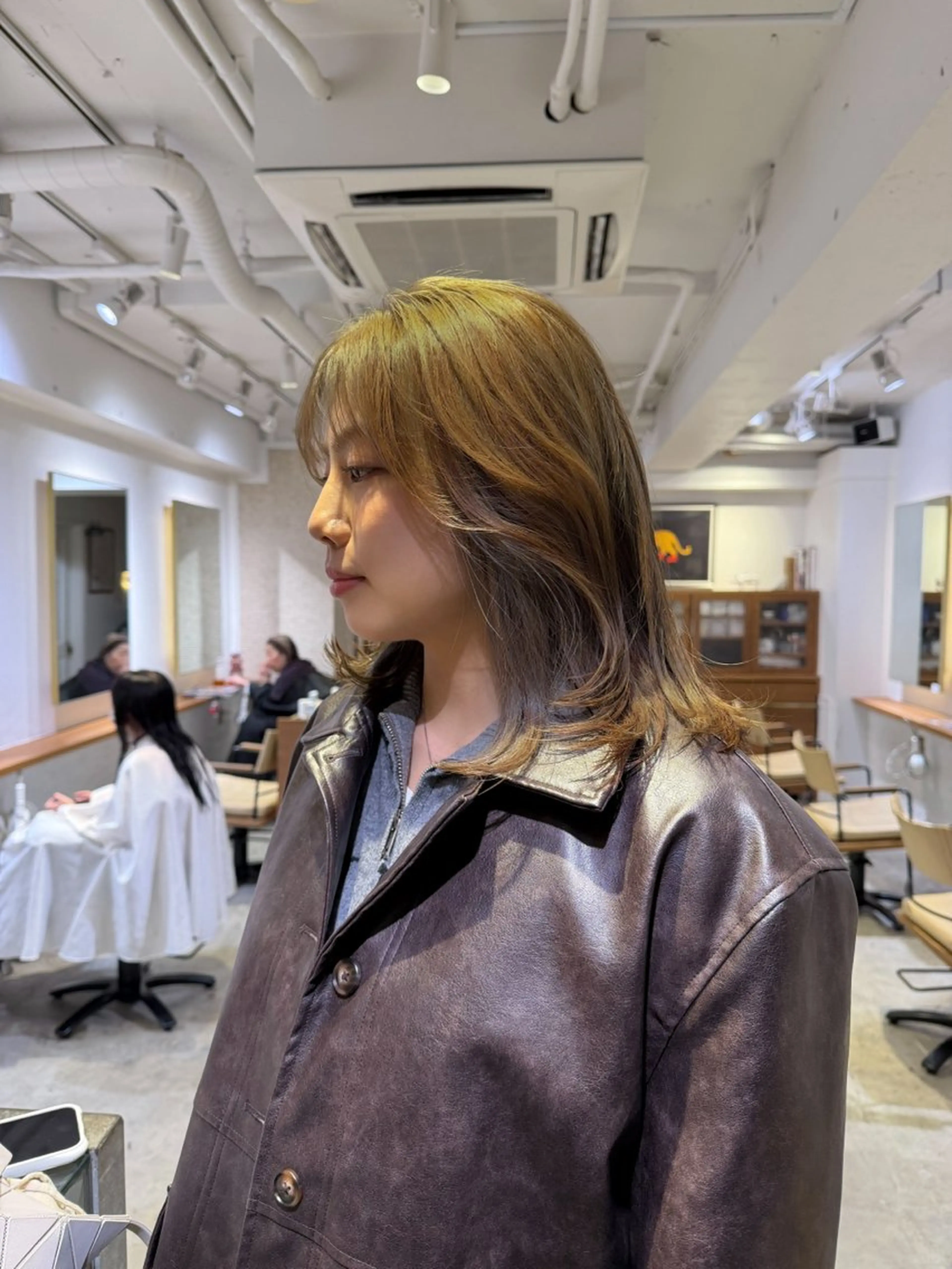 ミディアム カラー ミディアムレイヤー ベージュカラー ブリーチ ダブルカラー ブリーチなしカラー ナガミネアリサ/ 学芸大学/海外ヘアのヘアスタイル