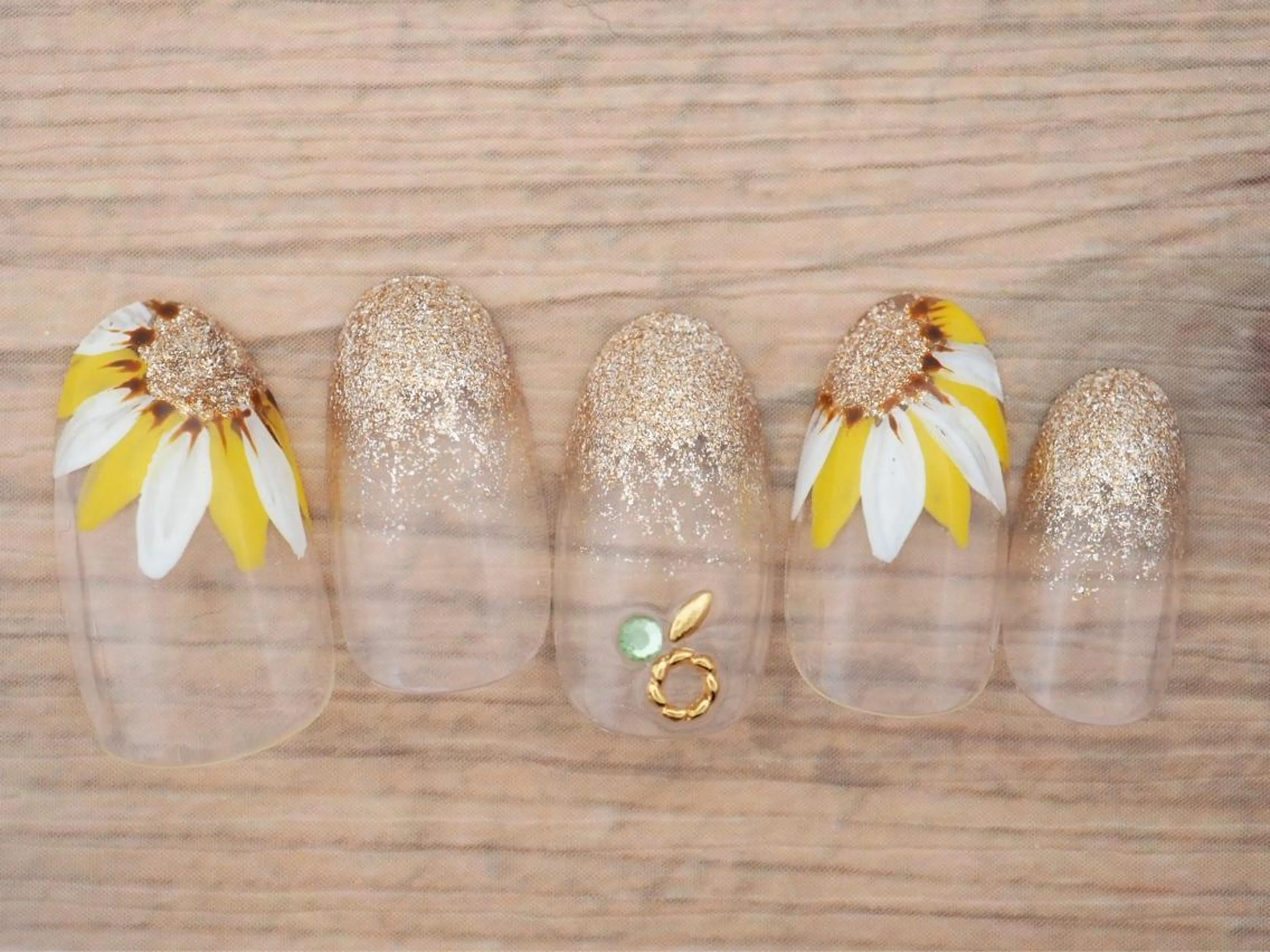 ネイル Laule'a Jr 🎀ネイリスト🌼のネイルデザイン