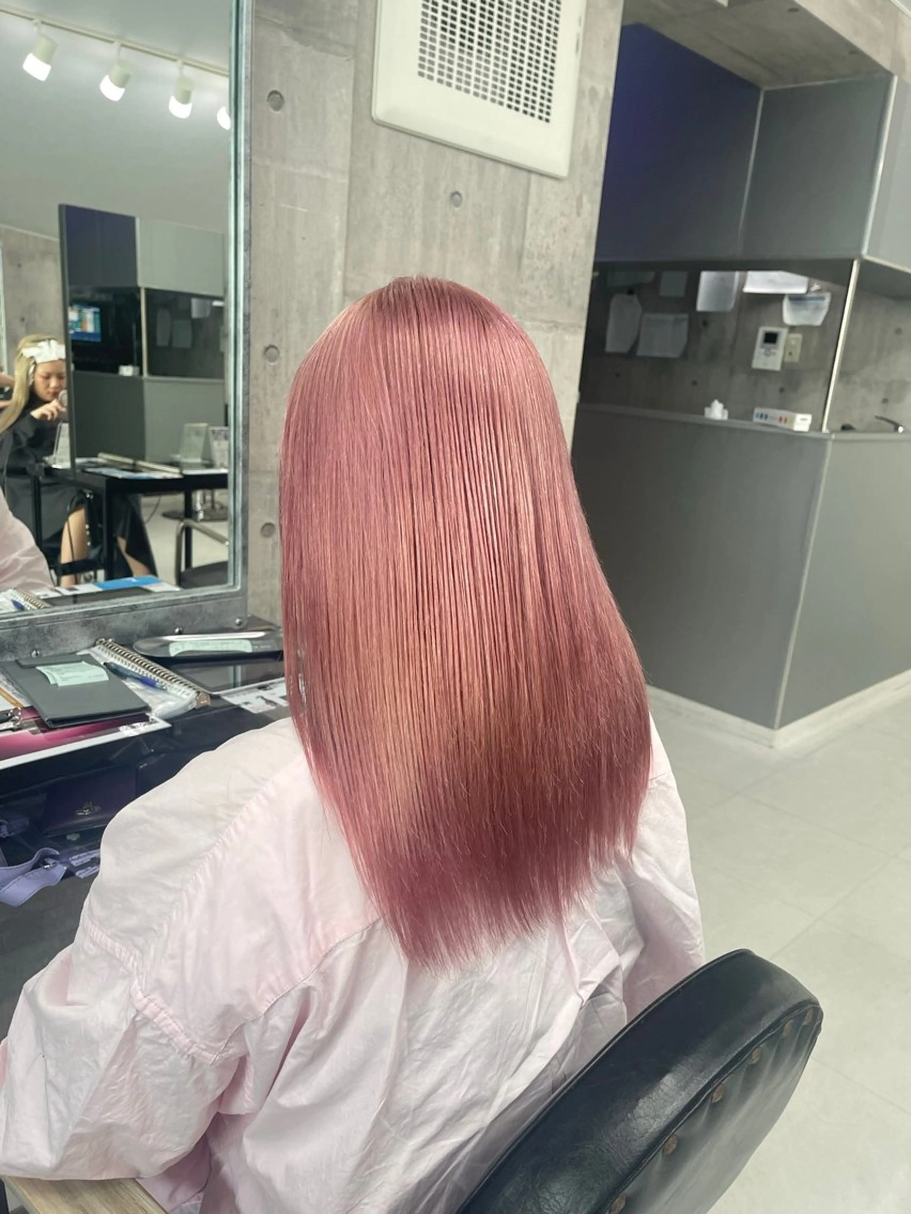 ミディアム カラー パーマ ヘアアレンジ メンズ キッズ レイヤーの魔術師 𓍼takumi𓍼のヘアスタイル