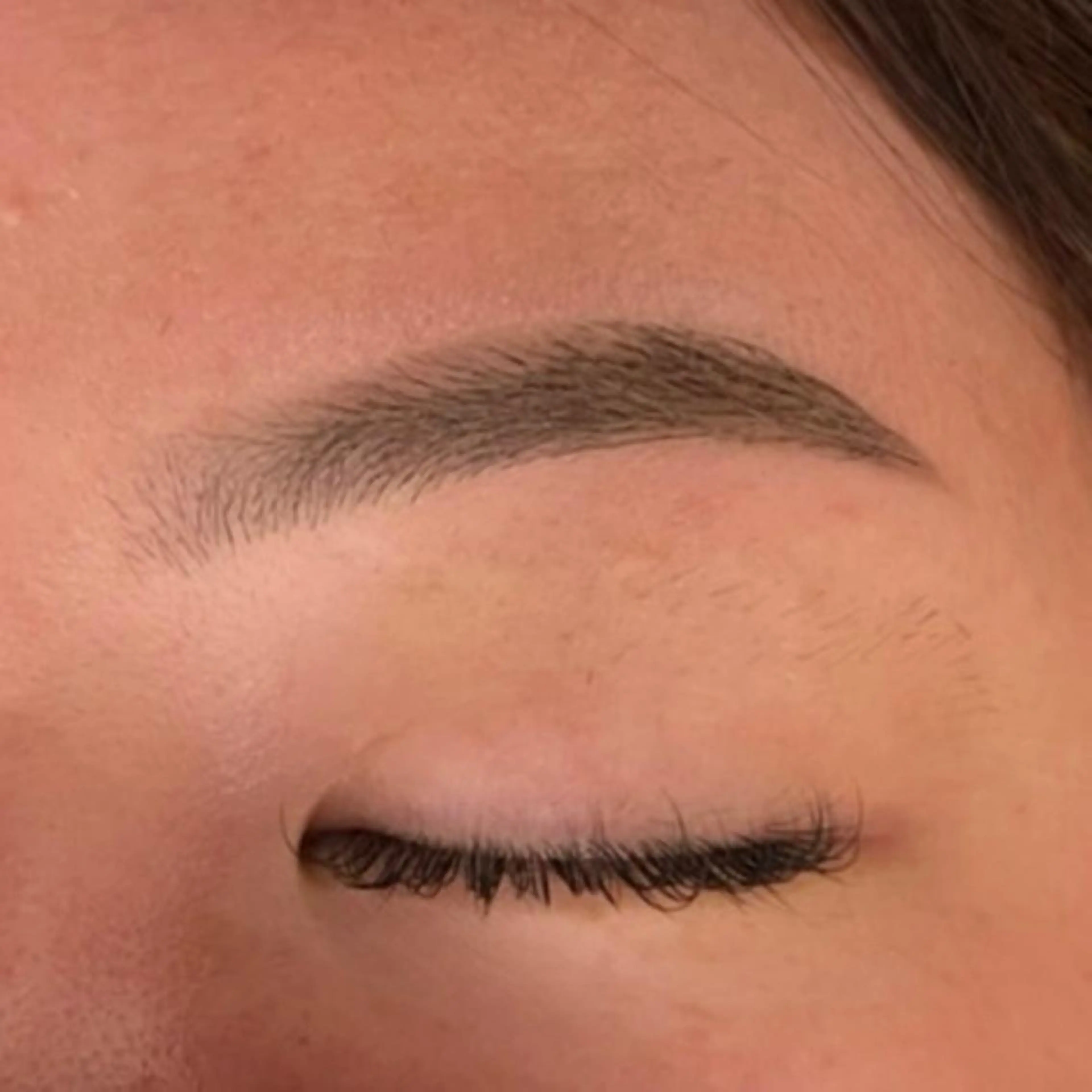 アイブロウ Lash&brow PORTE269布施店所属・brace 竹田愛海のエステ・リラクイメージ