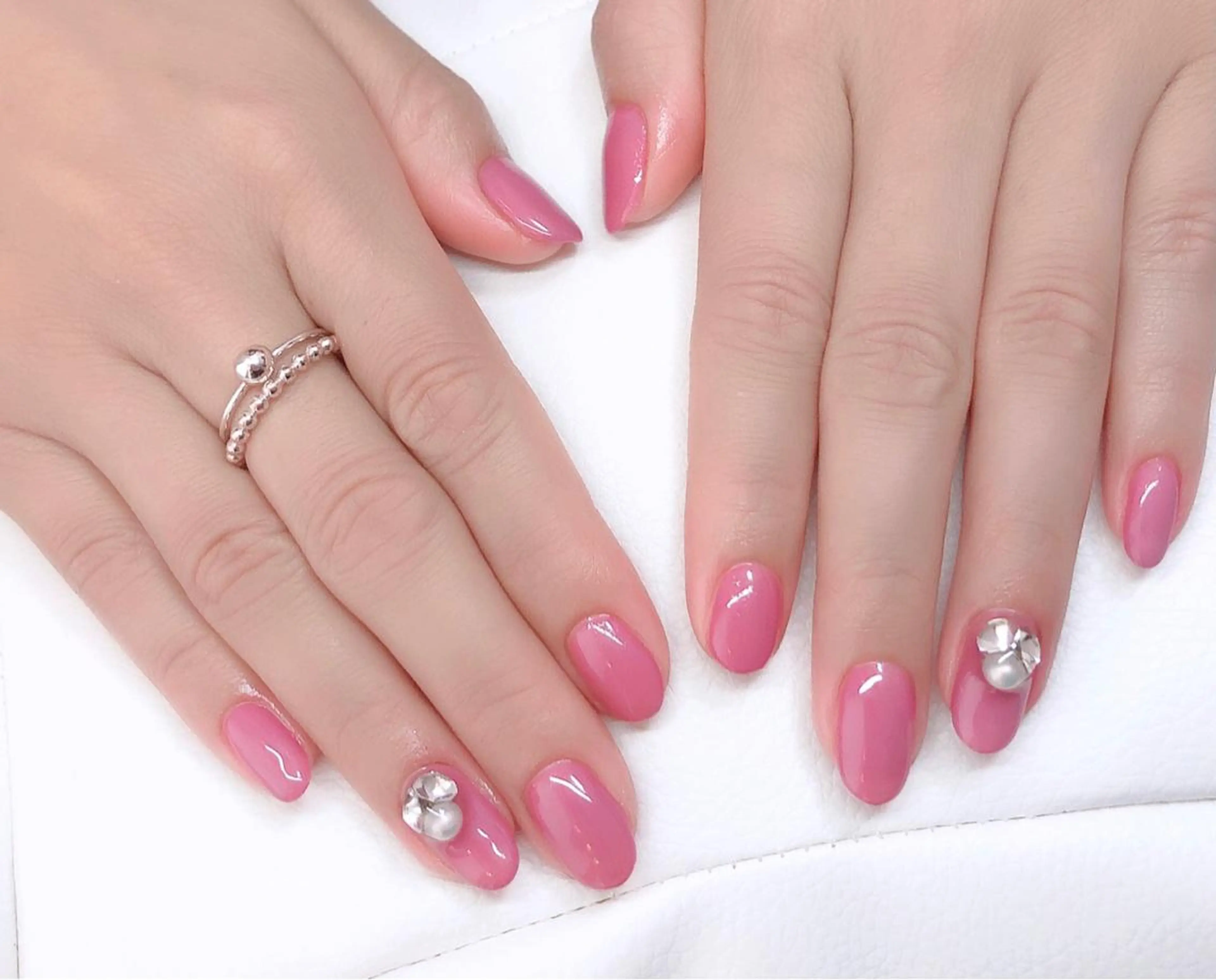 ネイル ワンカラーネイル ストーンネイル cocoネイル&まつげサロン所属・片平 恭子のマツエク・マツパデザイン