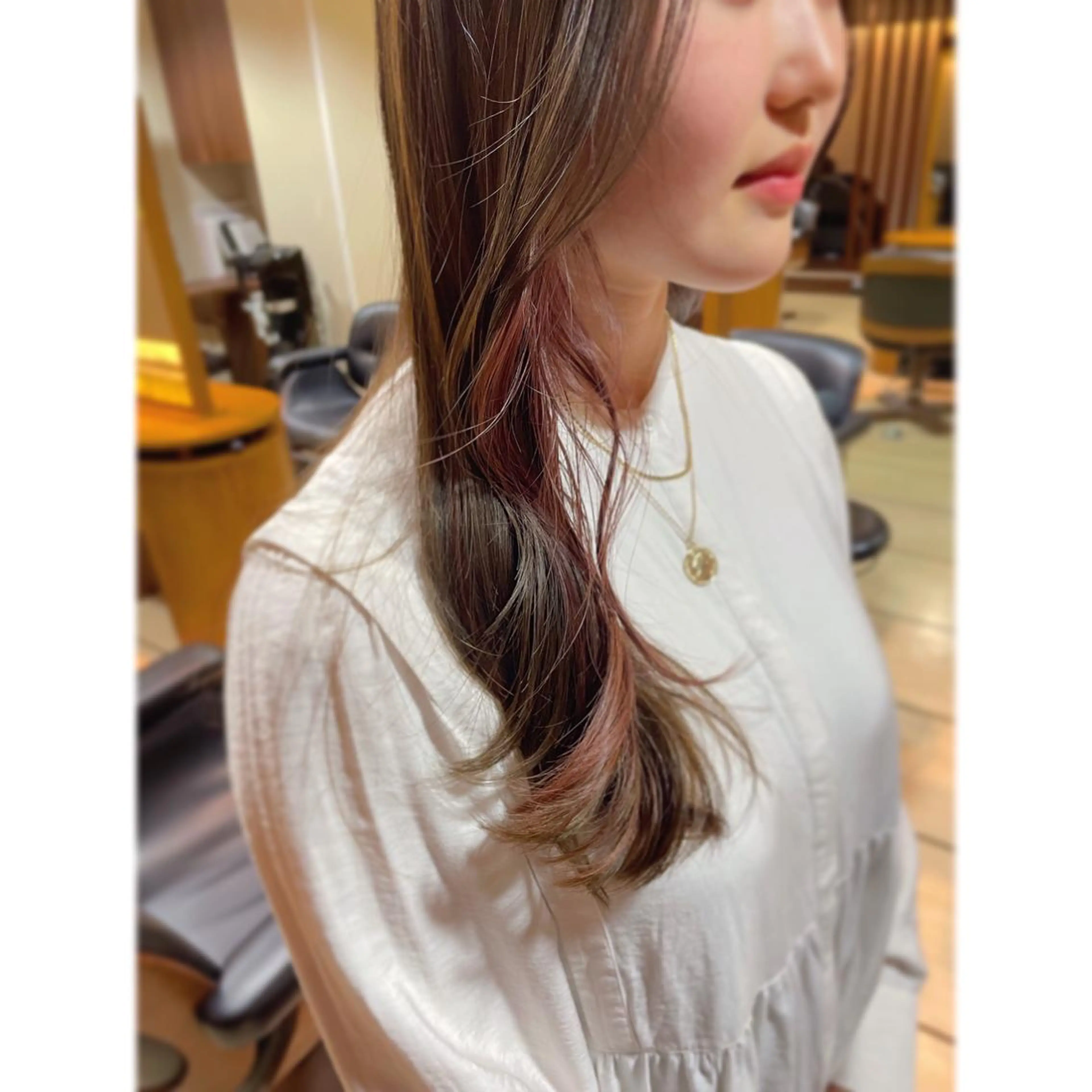 ロング カラー ヘアアレンジ ベージュカラー インナーカラー オレンジ ピンクカラー ヨシンモリ チーフデザイナー 若林　麻衣のヘアスタイル