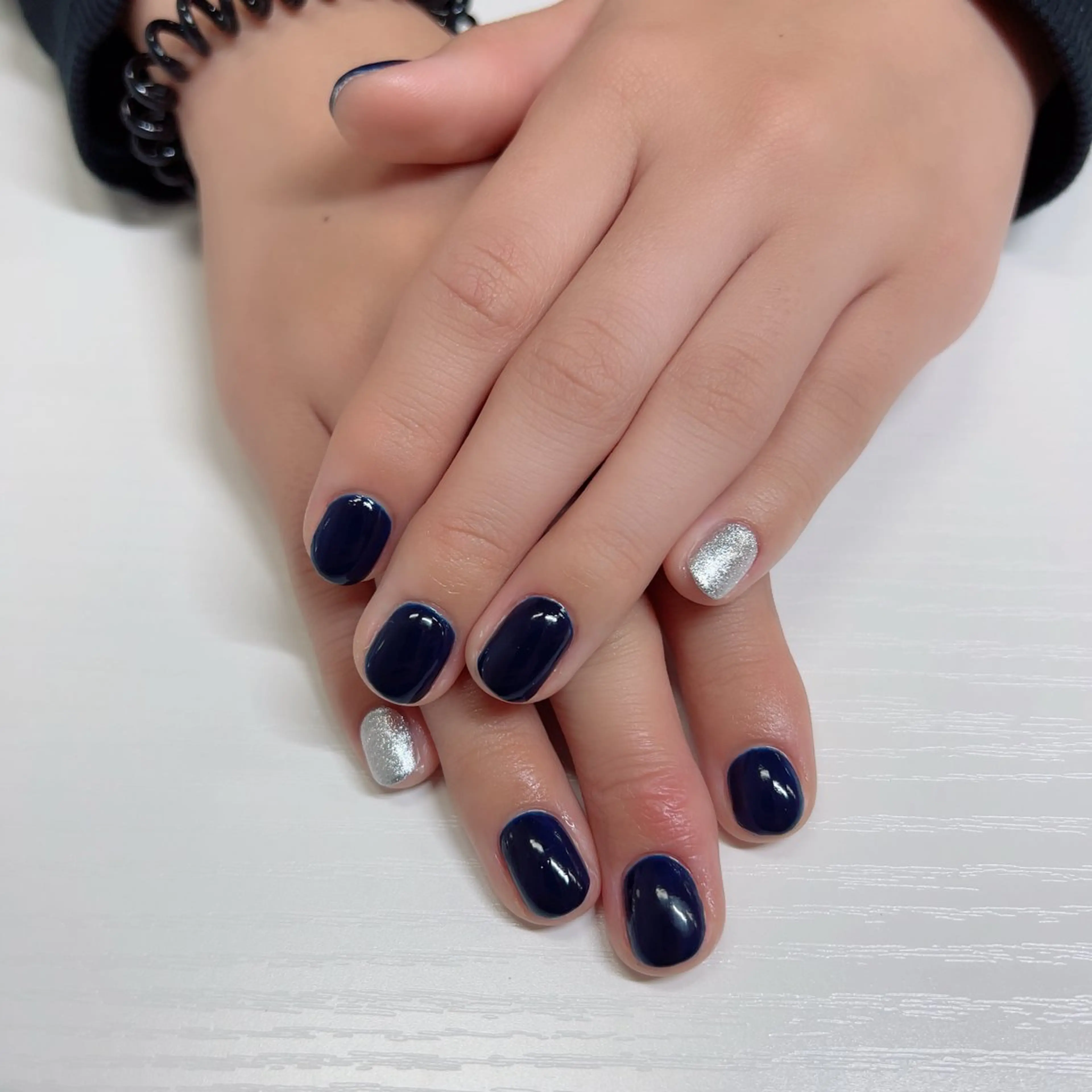 ネイル ネイビー シルバー シンプルネイル ハンドネイル Bianca立川店 saitoのネイルデザイン