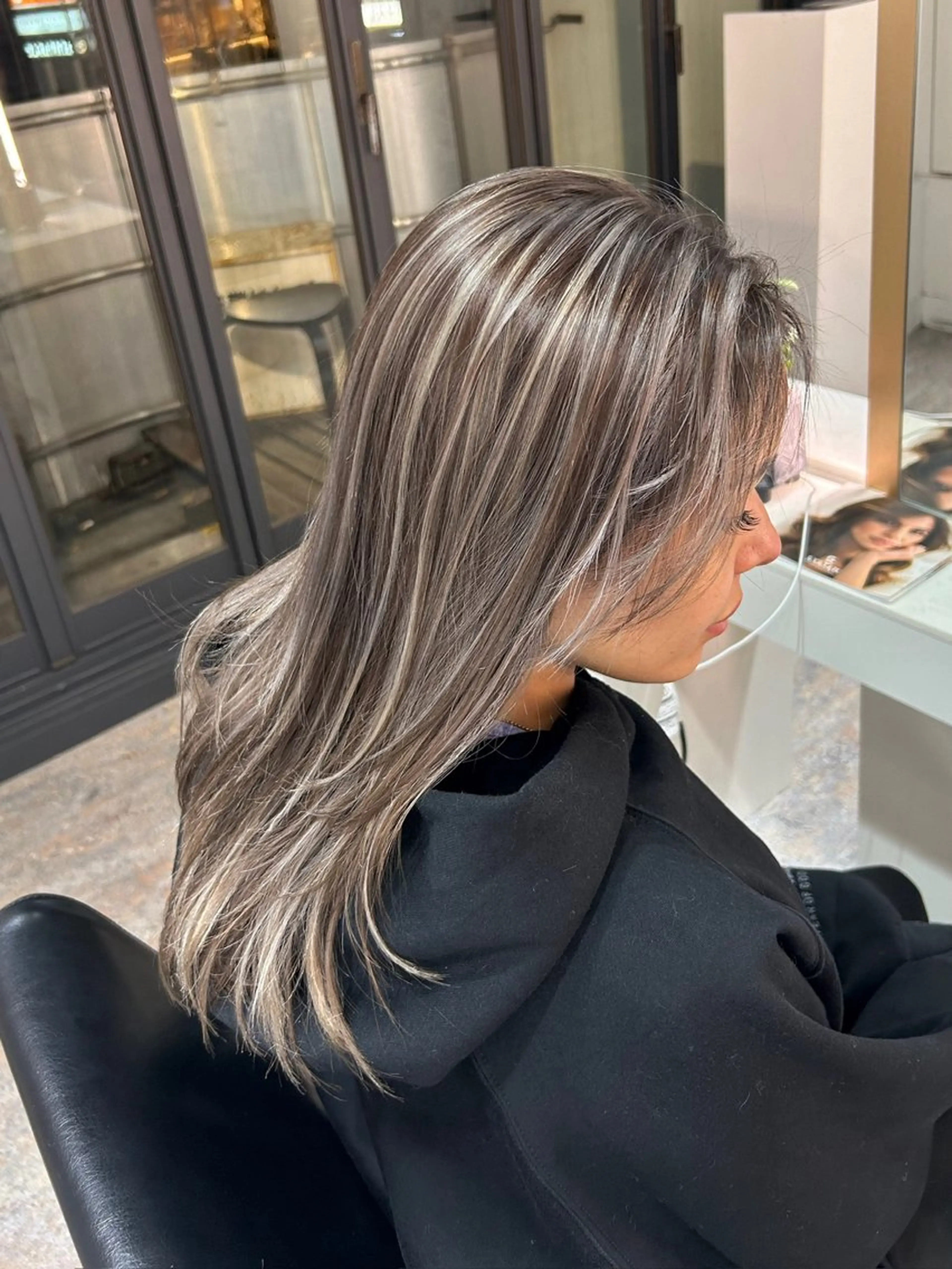 セミロング カラー ベージュカラー カット ヘアカラー トリートメント レイヤーカット BLend 渋谷のヘアスタイル