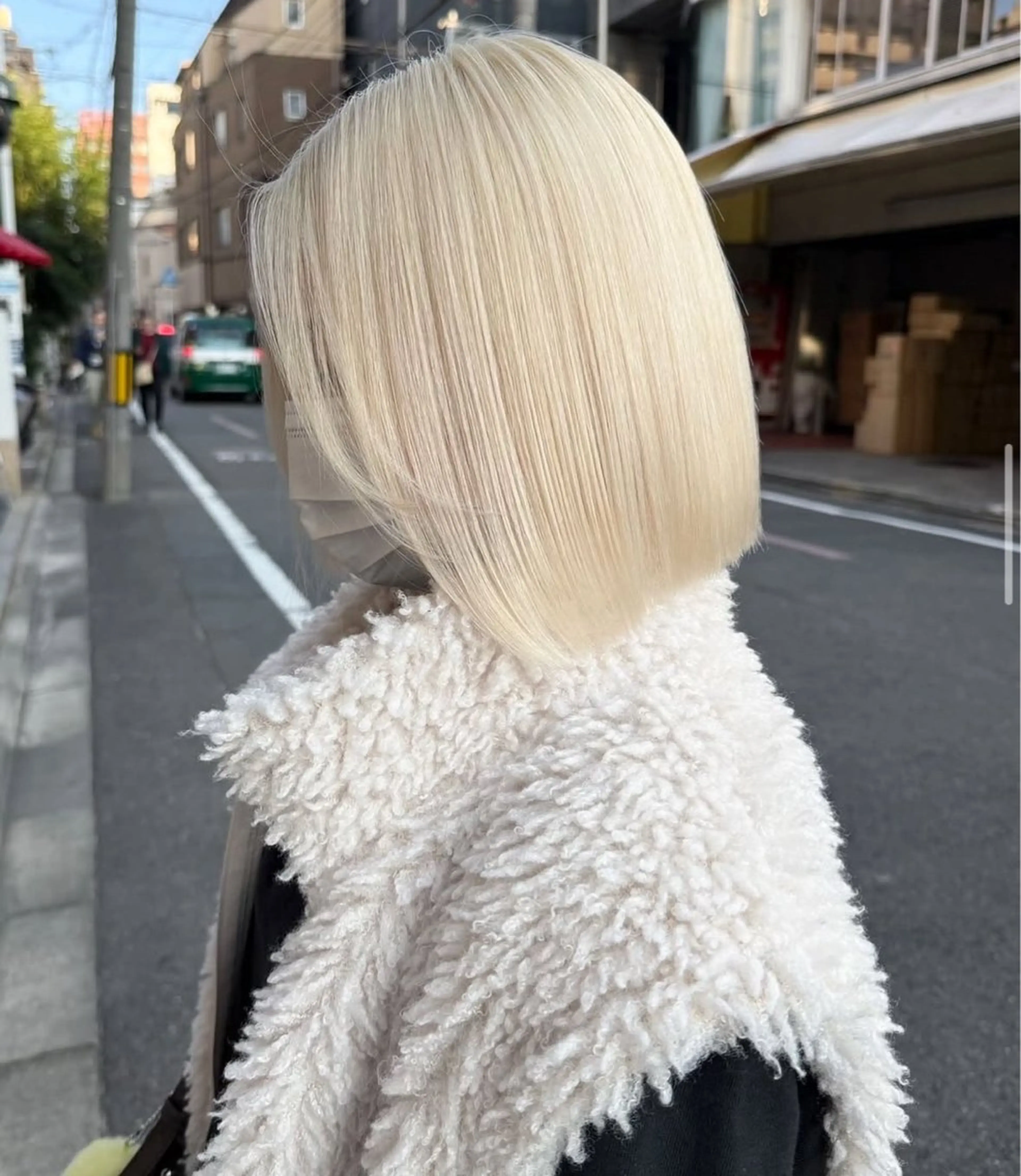 ショート カラー ブロンド ホワイトブロンド ヘアカラー SEINA️️/烏丸 ブリーチ/ハイトーンのヘアスタイル