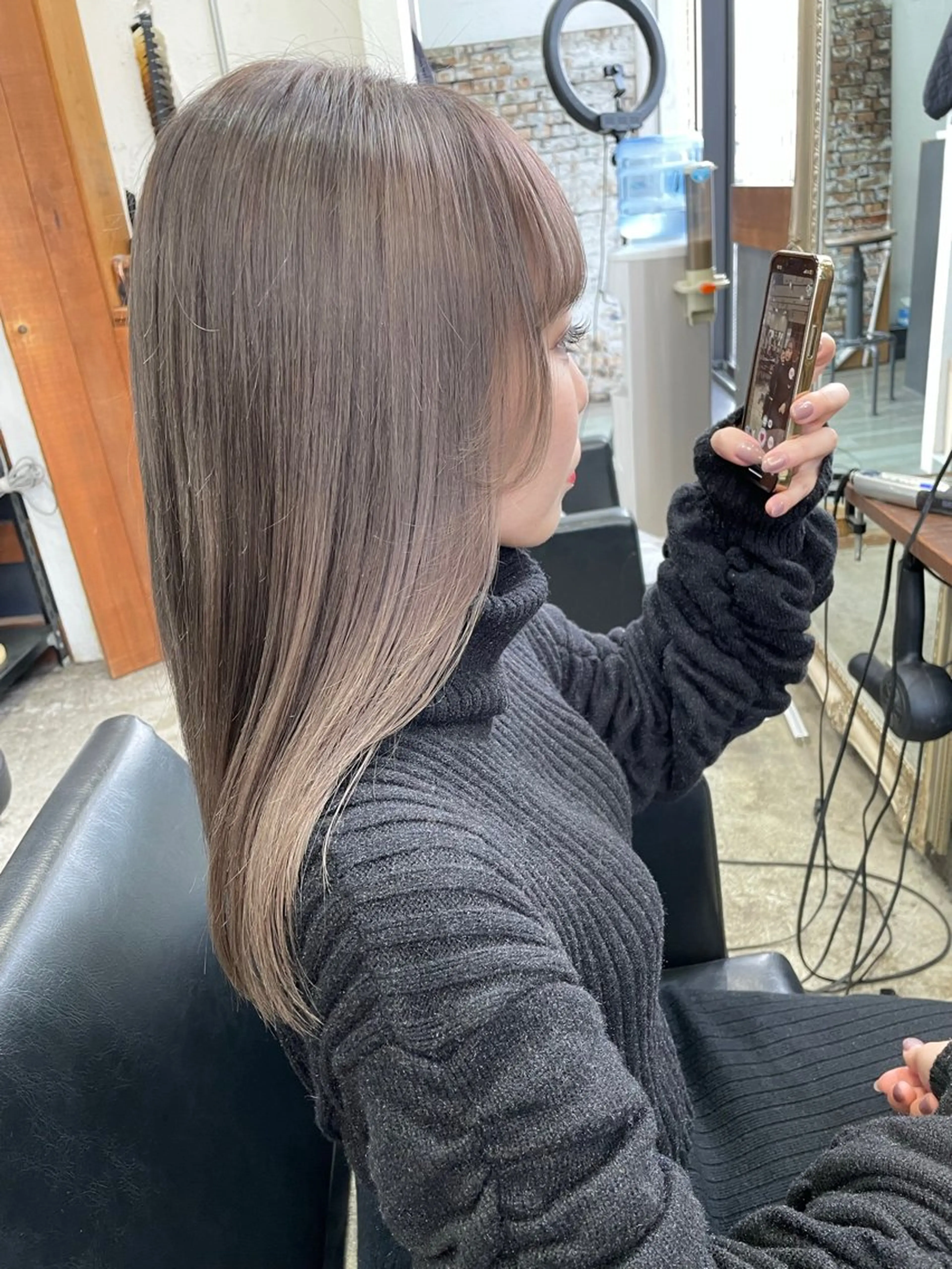 セミロング カラー 大内 志穂のヘアスタイル