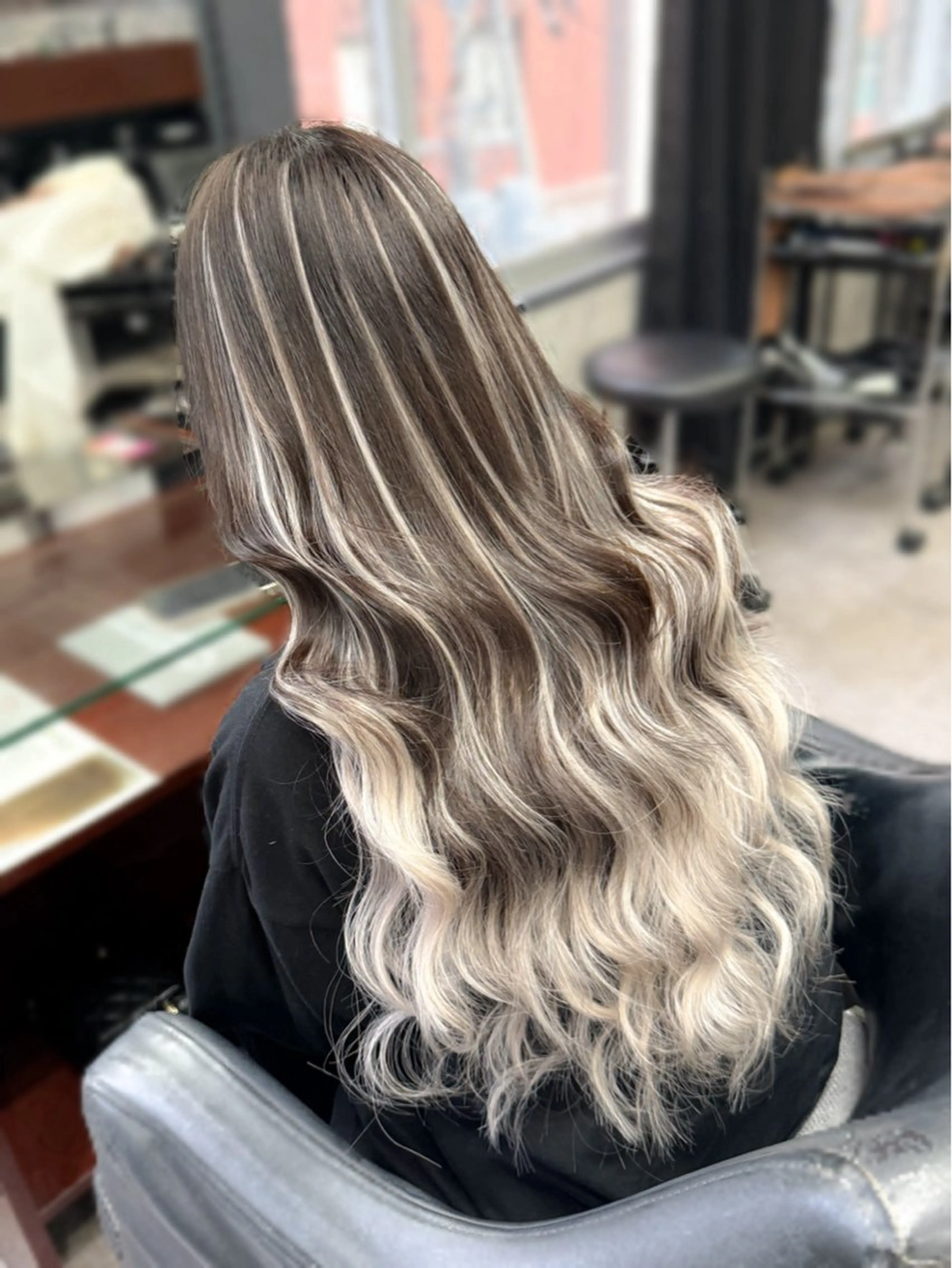 ロング カット エクステ ハイトーンエクステ 🎩カズキ🎩のヘアスタイル