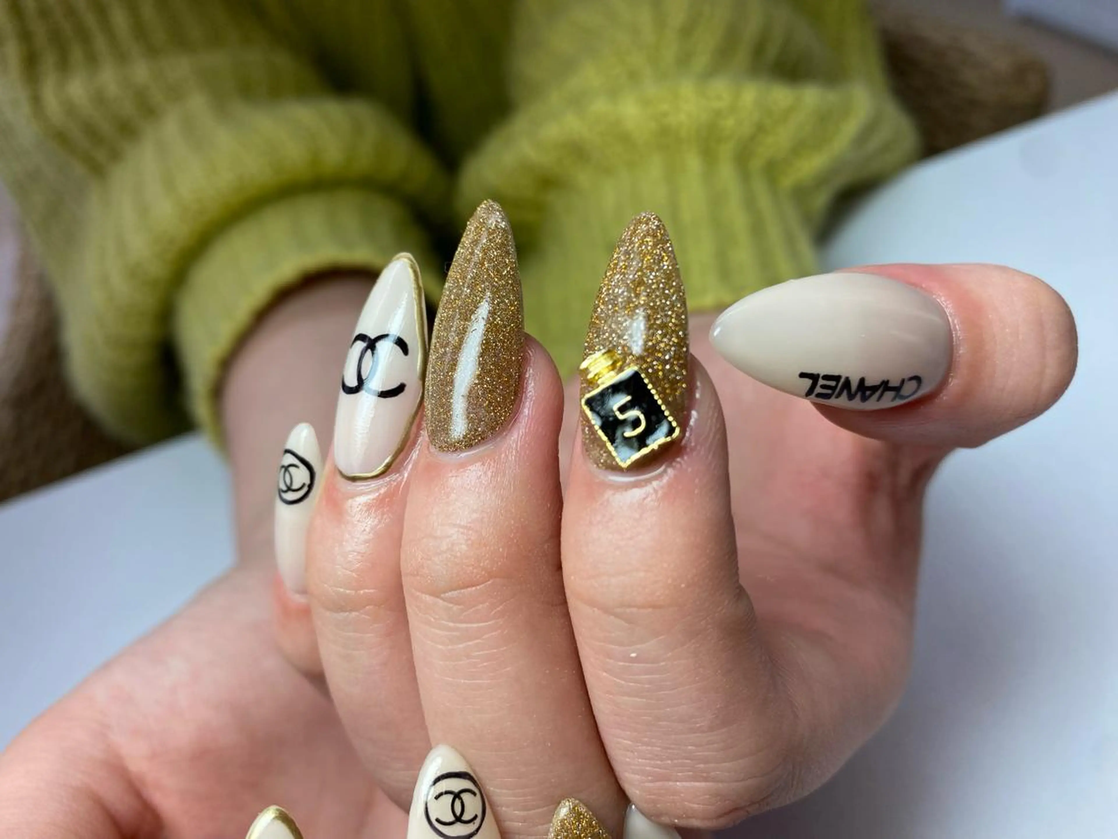 ネイル ネイルサロン& スクールGONAのネイルデザイン