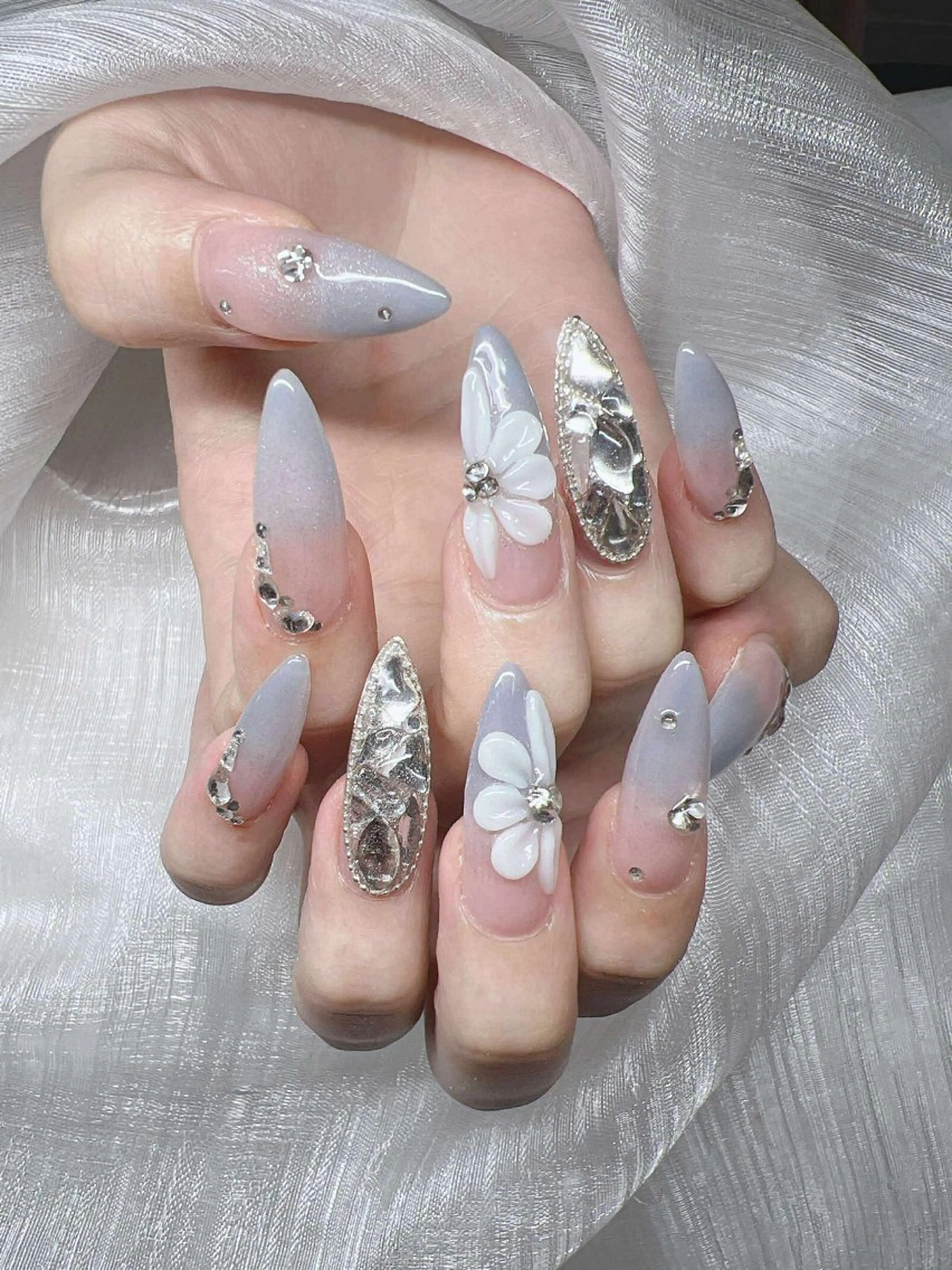ネイル ハンドネイル Lee Nailsのネイルデザイン