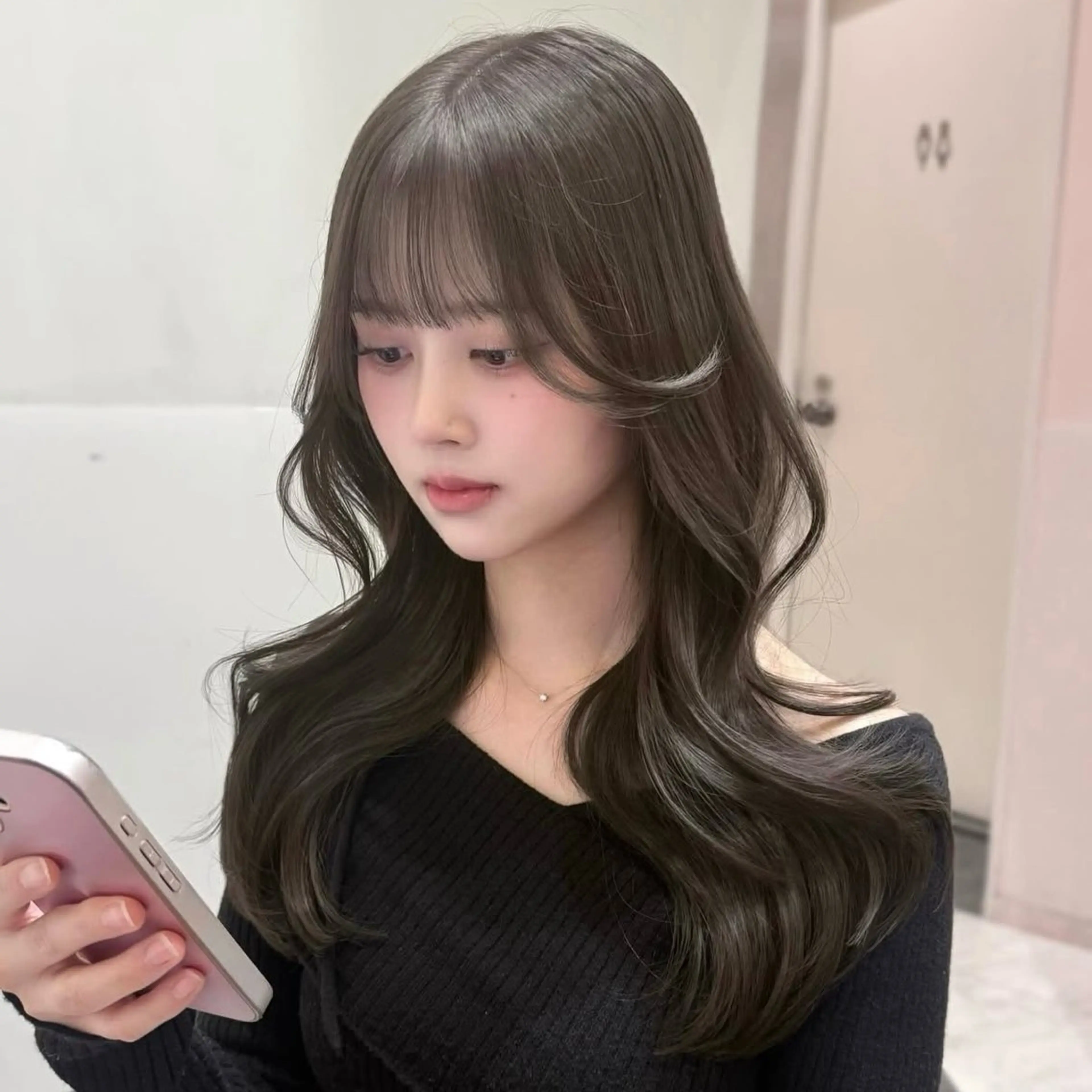 ロング カラー アッシュ アッシュグレー レイヤーカット カット ヘアカラー トリートメント モテ韓国ヘア/ レイヤー🤍RIKAのヘアスタイル