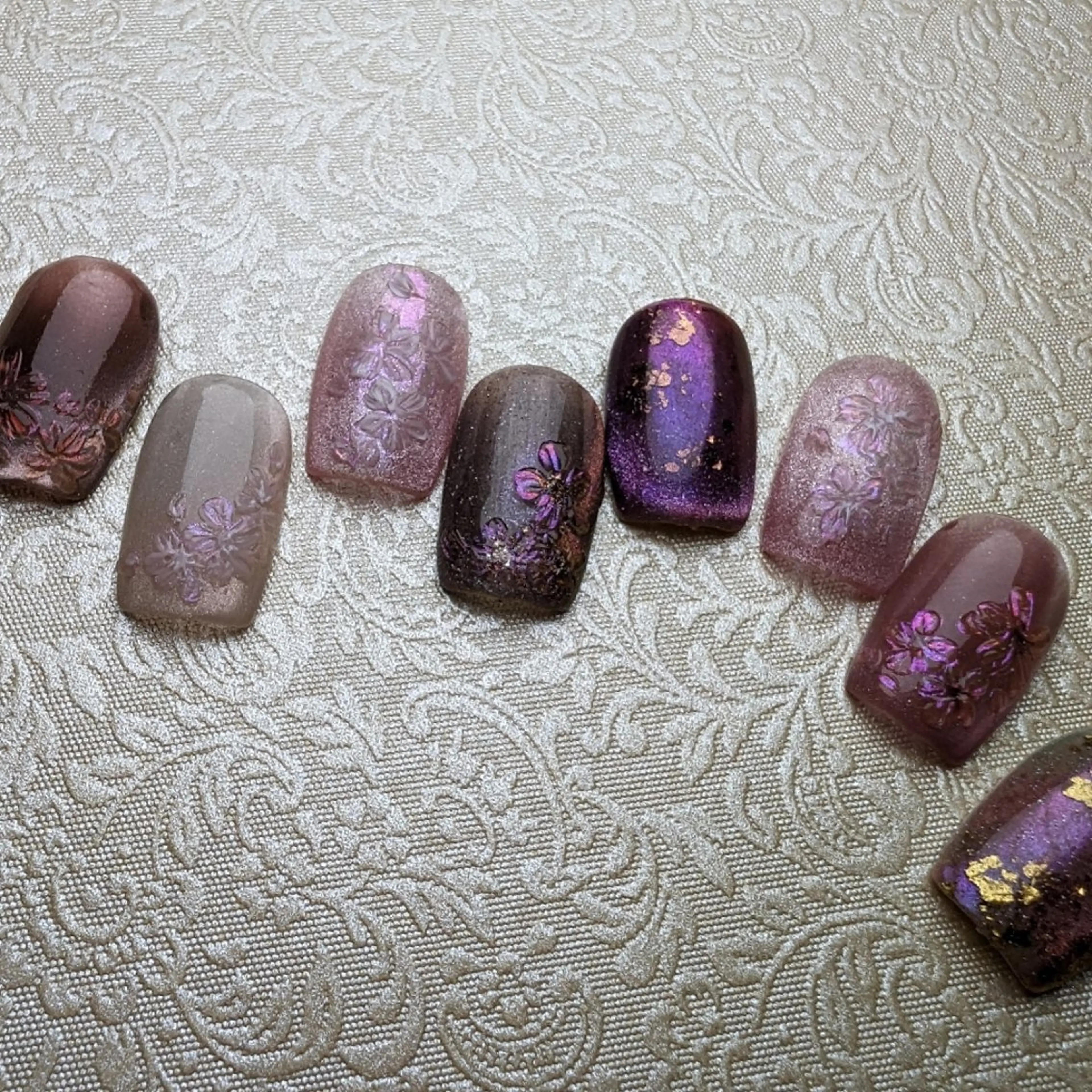 ネイル マグネットネイル ナリタ・ マミのネイルデザイン