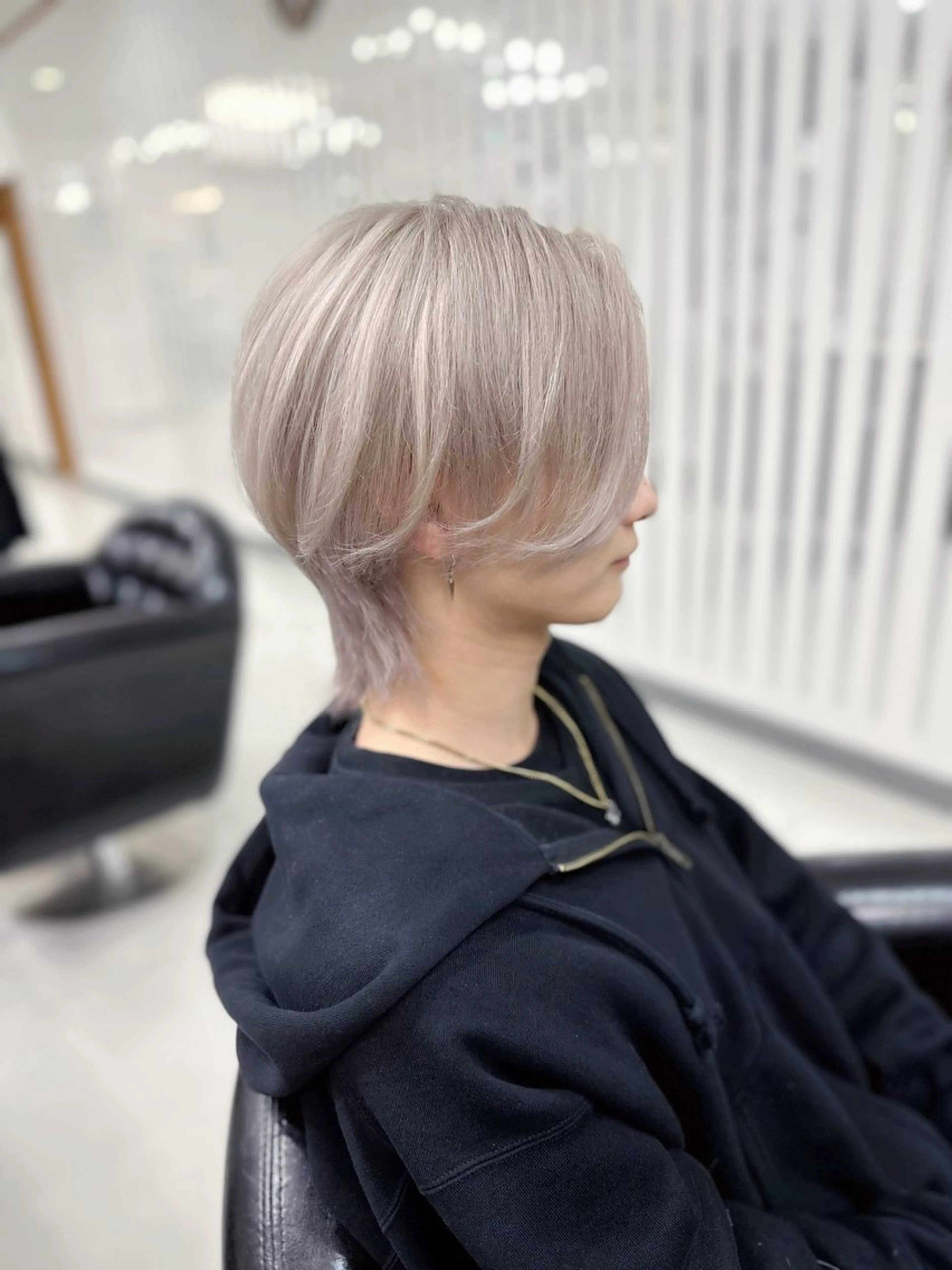 ショート カラー ブリーチ ハイトーンカラー ウルフカット ヘアカラー トリートメント YURI ✨のヘアスタイル