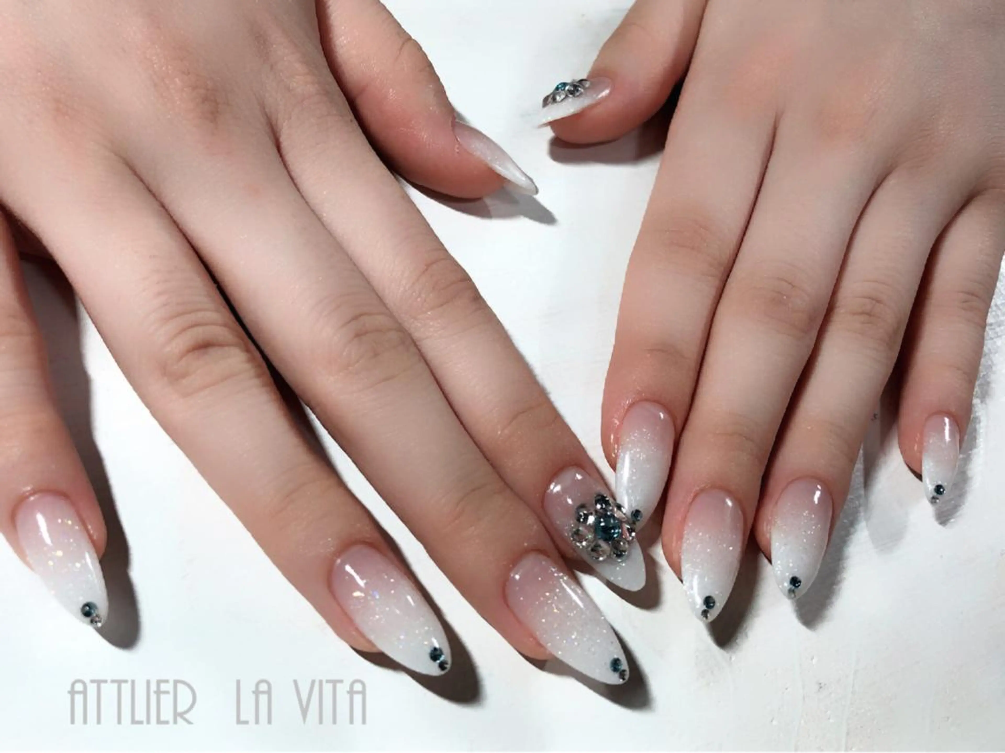 ネイル ラメ(グリッター) ハンドネイル atelier la vita所属・lavita. mimuraのネイルデザイン