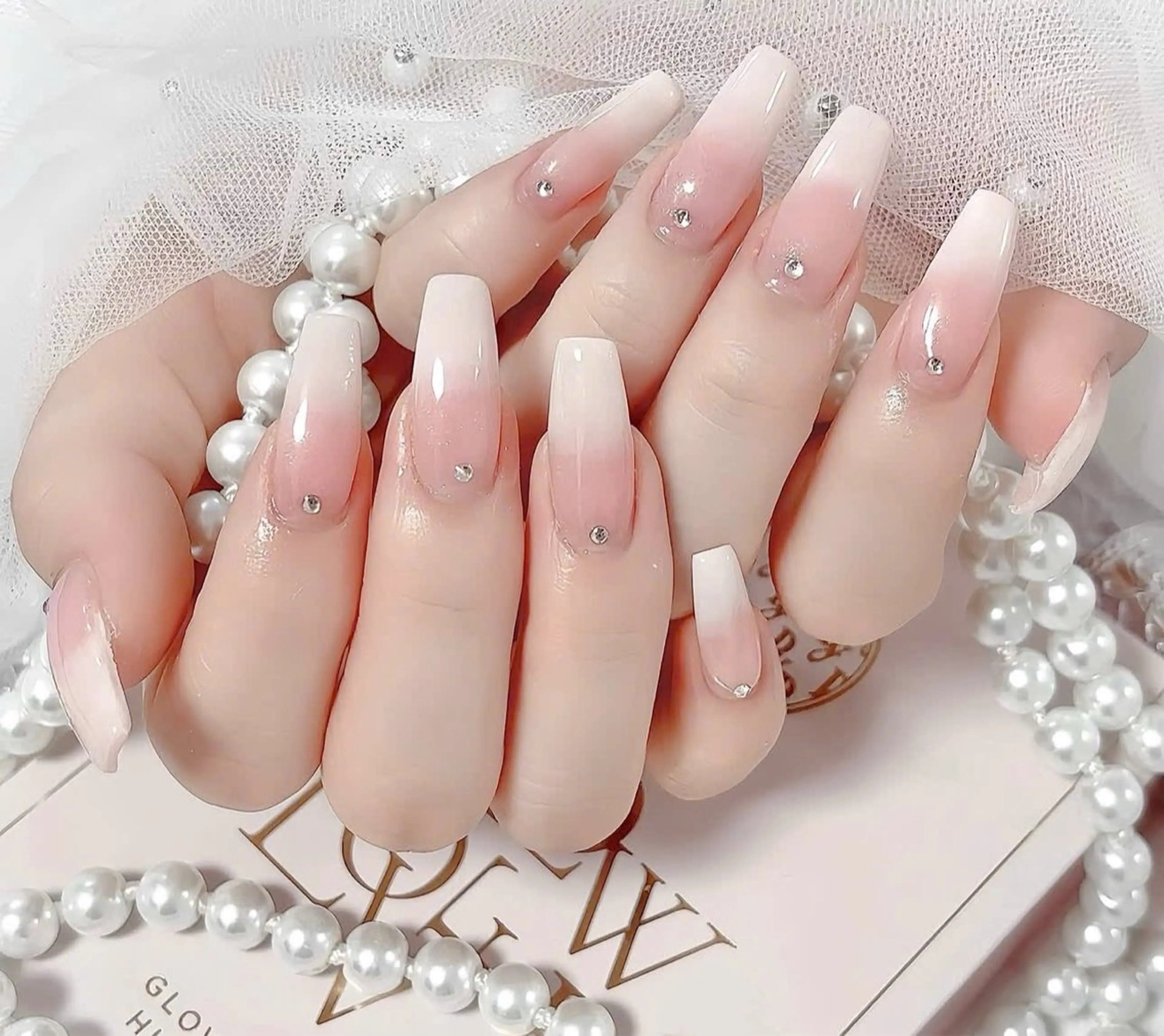 ネイル フレンチネイル ジェルネイル ガラスフレンチ ハロウィン ハート ハンドネイル H.baby Nail Salonのネイルデザイン