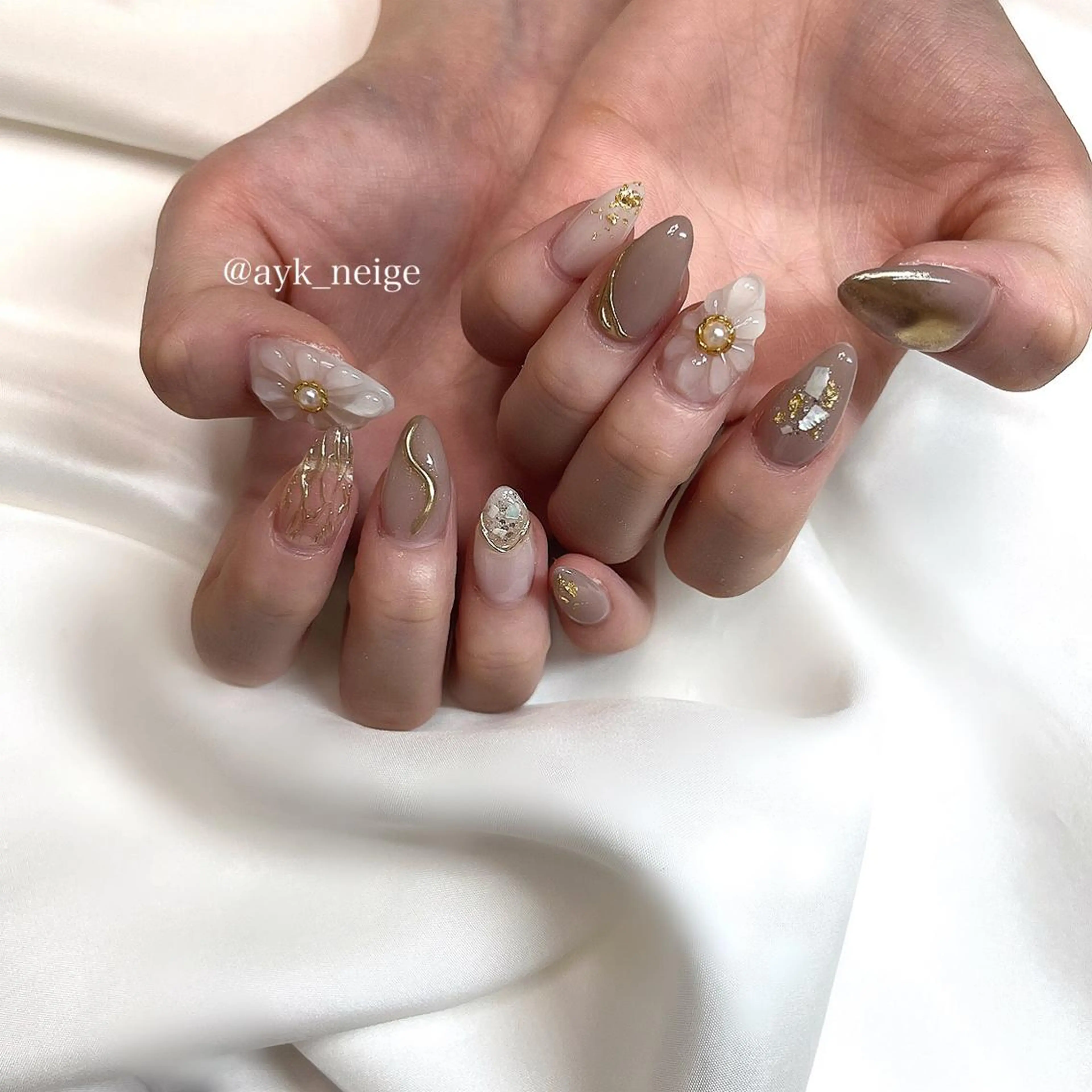 ネイル フットネイル グラデーション キラキラネイル 韓国ネイル マグネットネイル n'eige nail所属・大谷 綾香のネイルデザイン