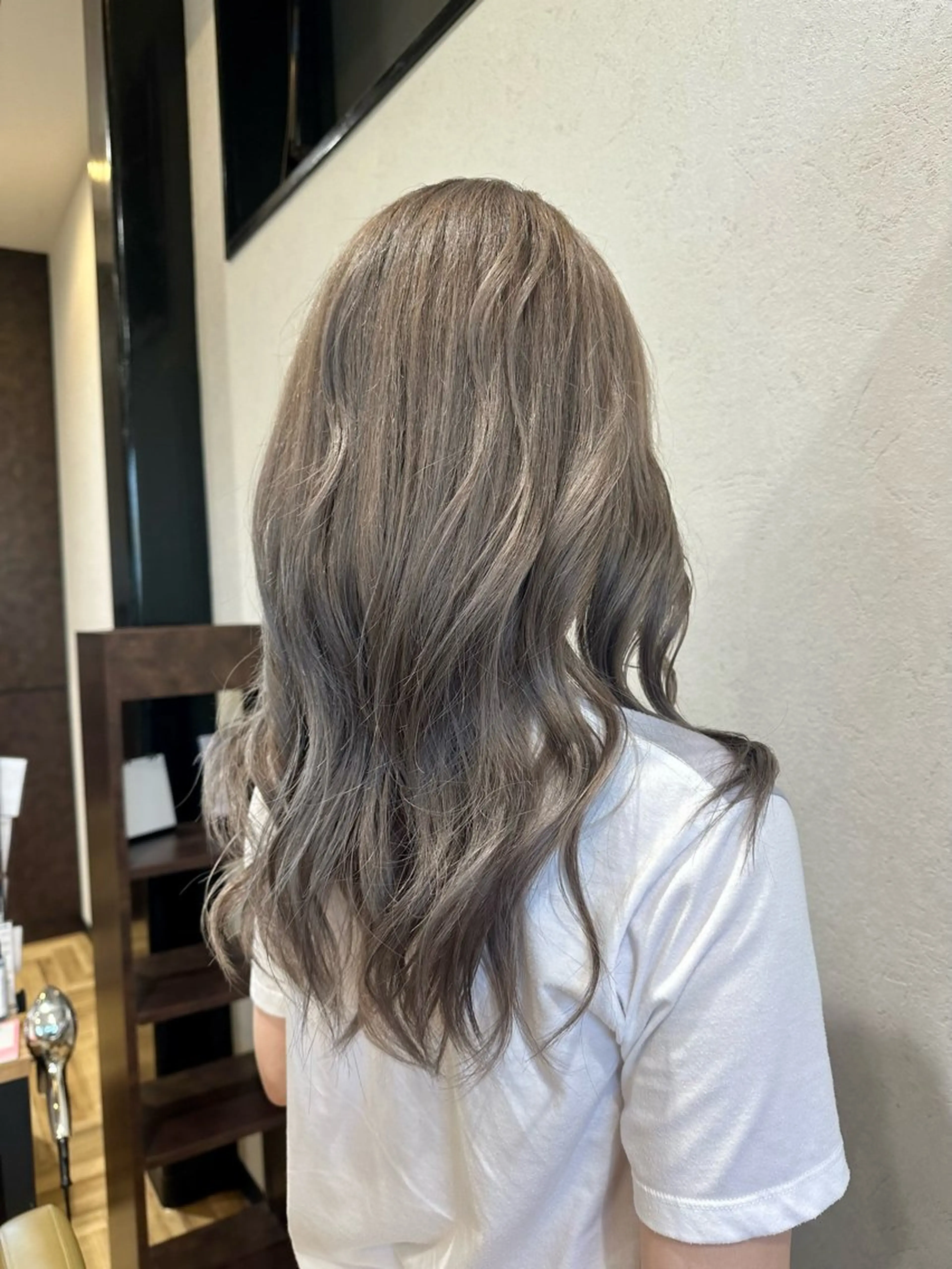 ロング カラー シルバー トリートメント ヘアカラー arl 豊田店アシスタントのヘアスタイル