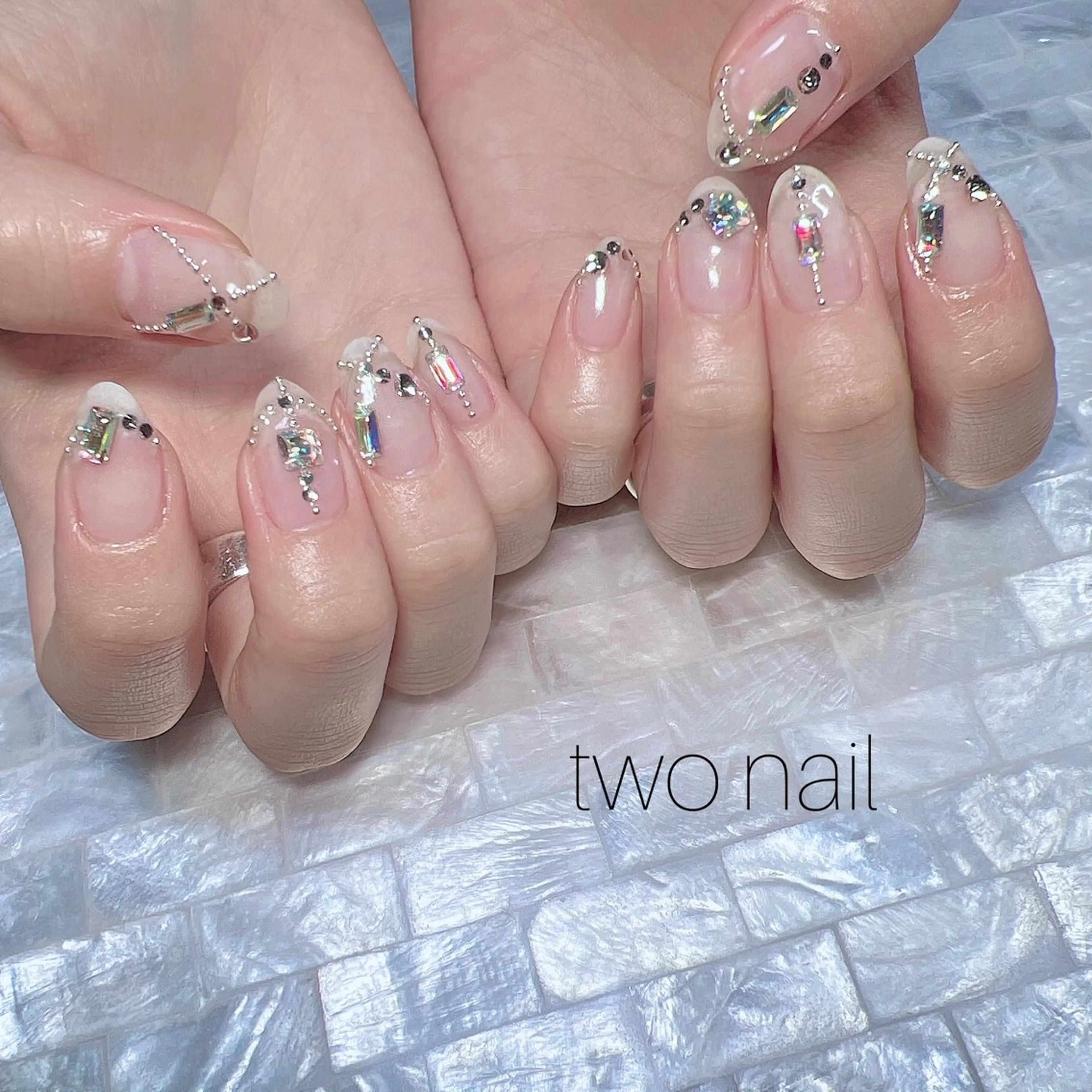 ネイル ネイルチップ ホワイト ハンドネイル two nailのネイルデザイン