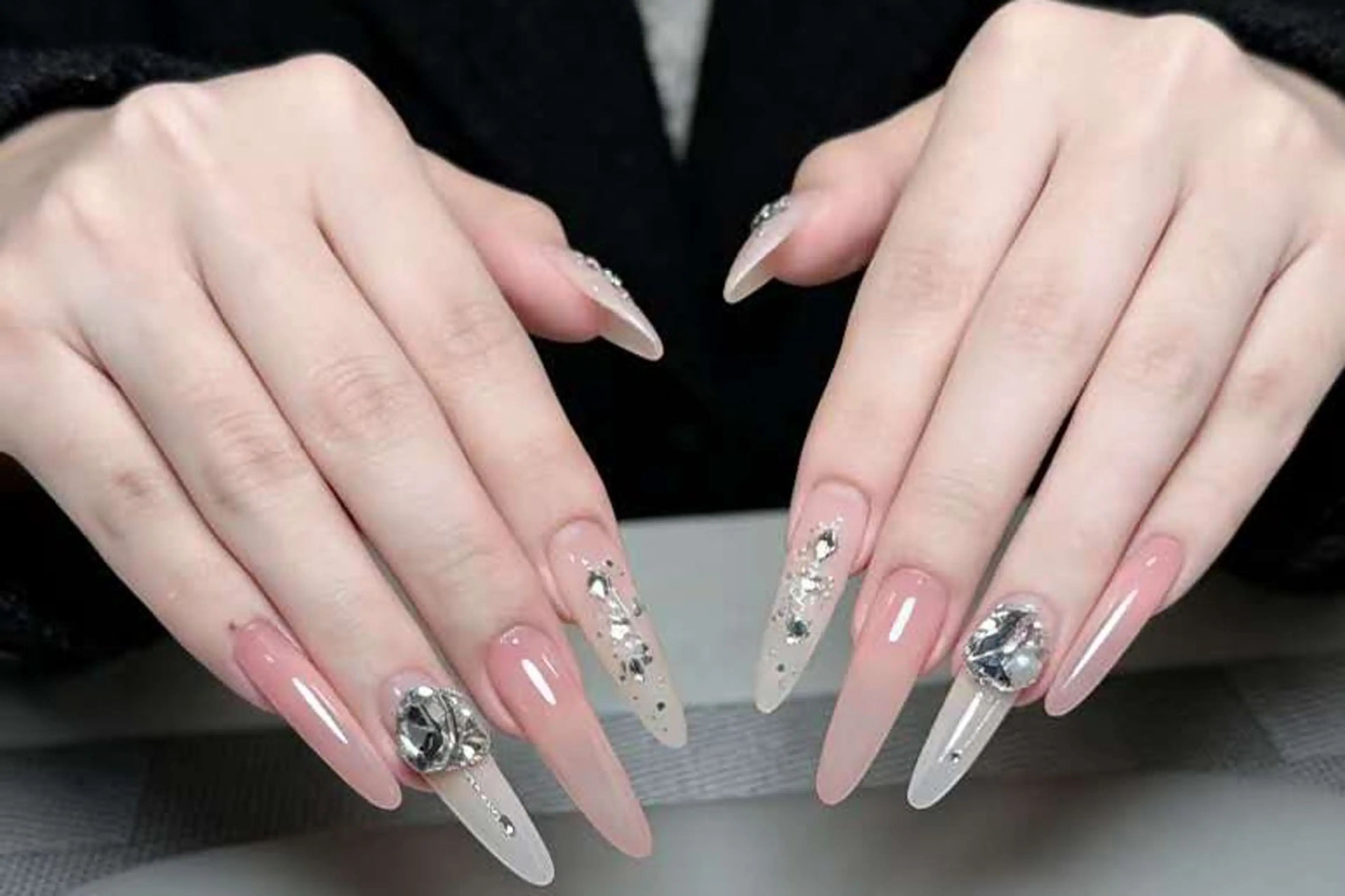 ネイル 小島 阿佑美のネイルデザイン