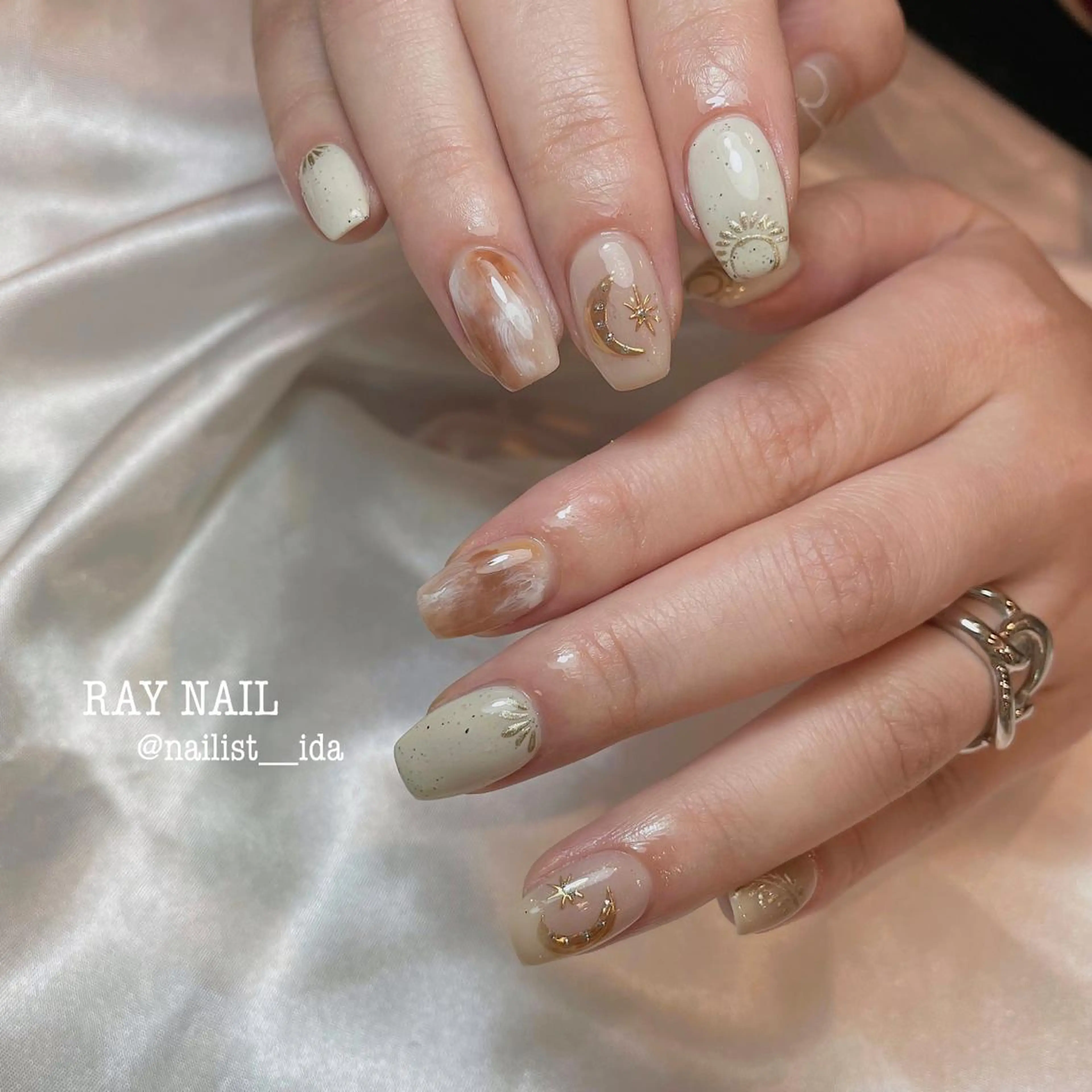 ネイル ブラウン ニュアンスネイル Arowa 伊田のネイルデザイン