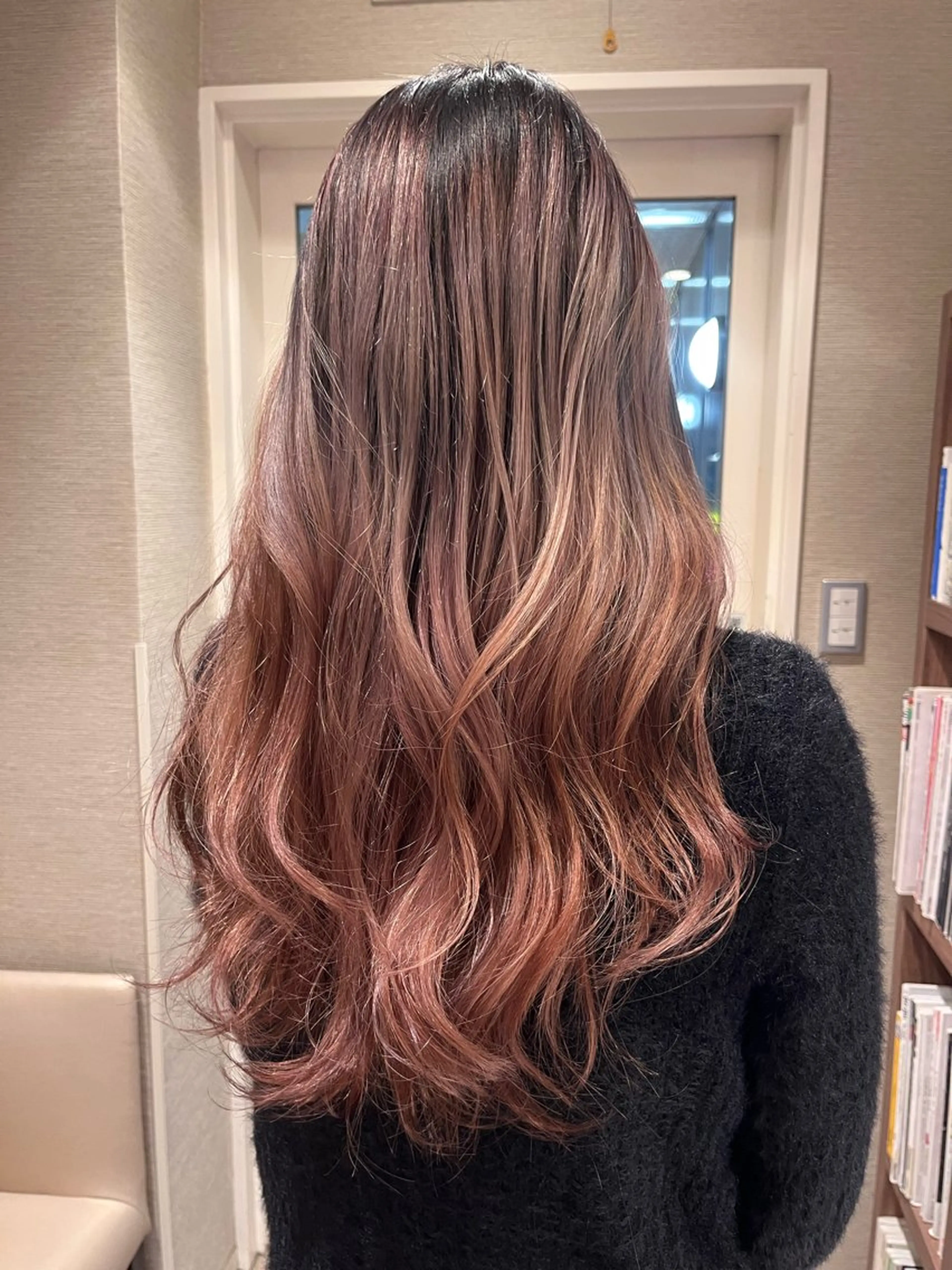 ロング カラー ブリーチ ピンクカラー dogstar小林諒 レイヤー/パーマのヘアスタイル