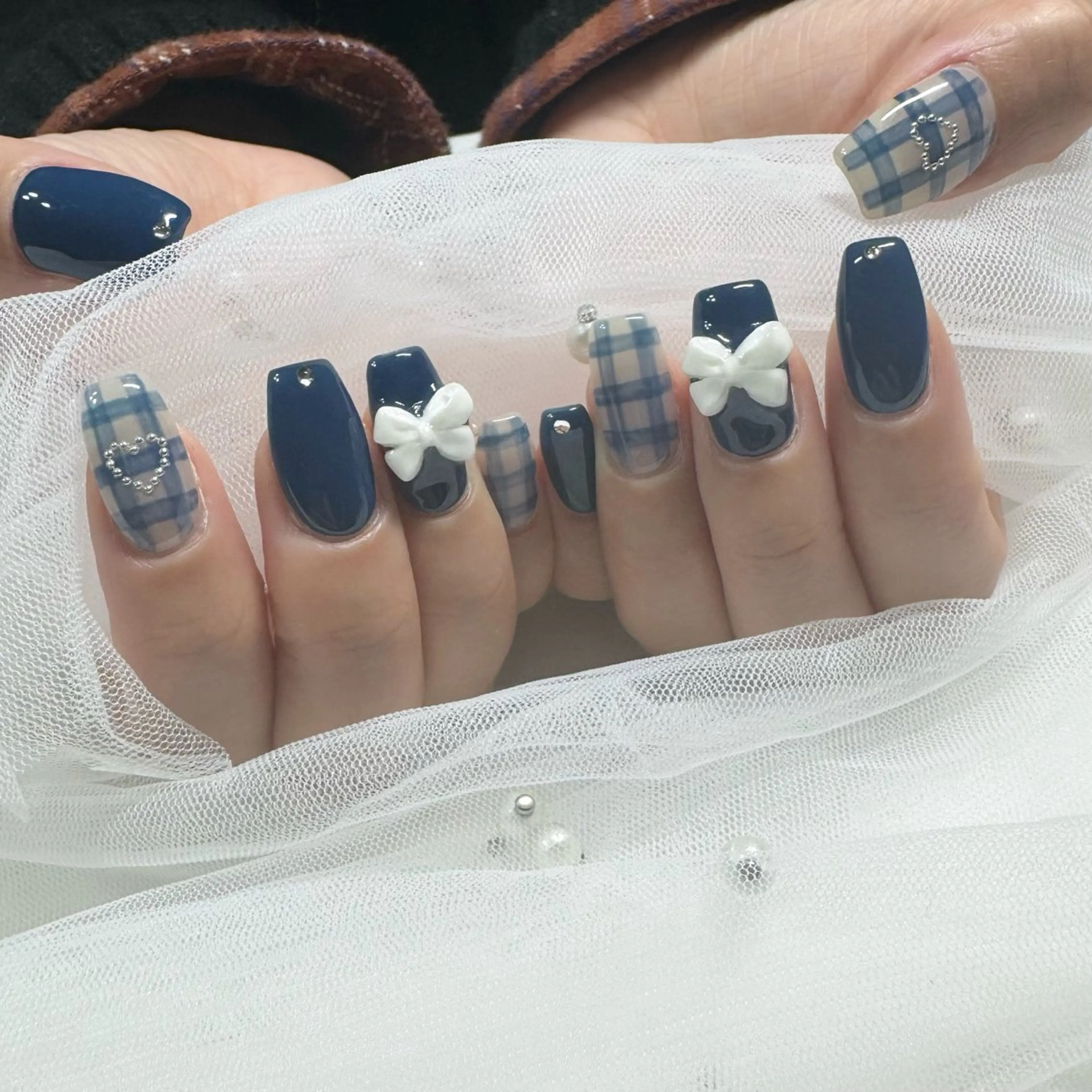 ネイル リボン 東 千夏のネイルデザイン