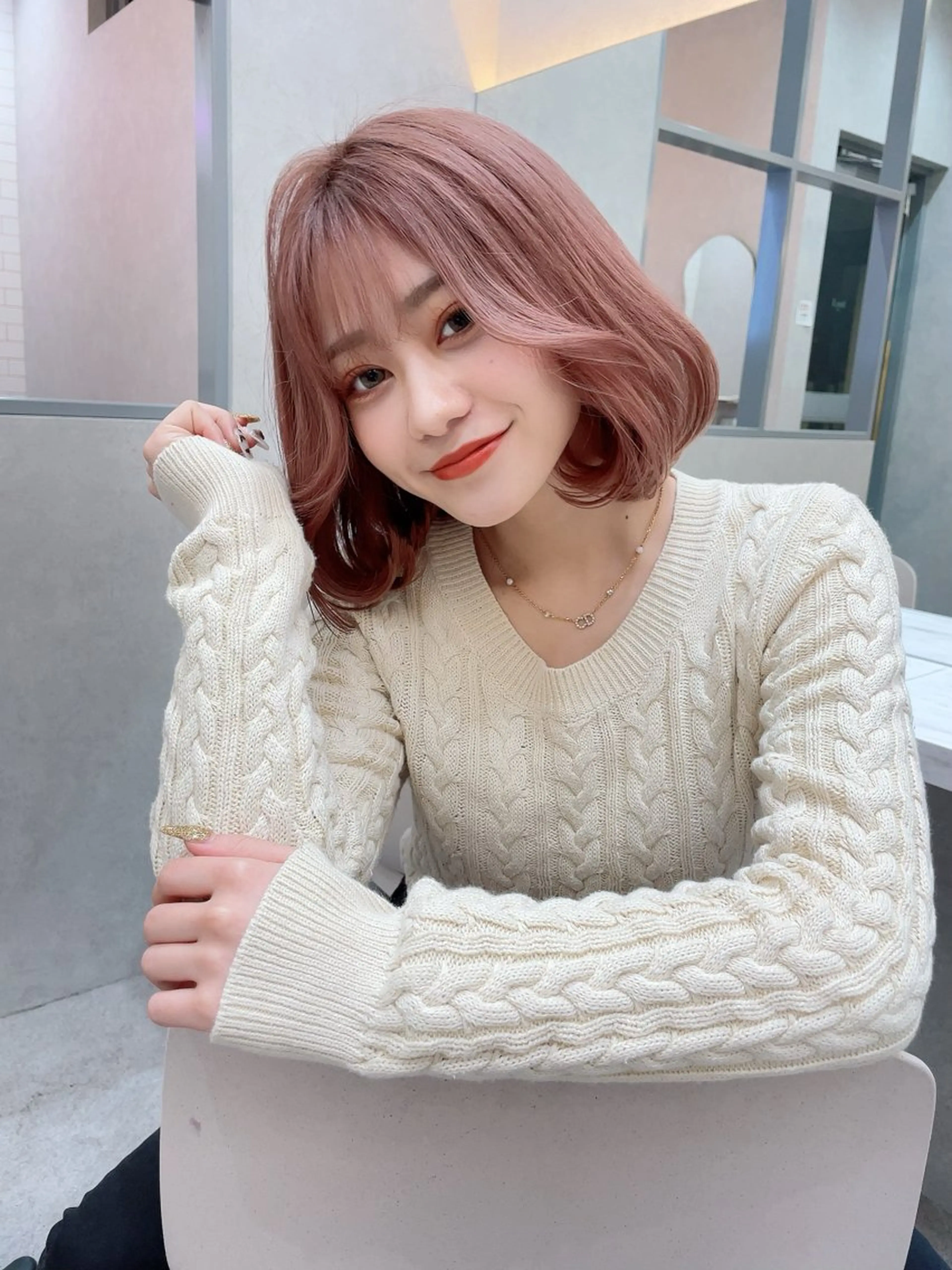 セミロング カラー karin ボブハイトーンのヘアスタイル