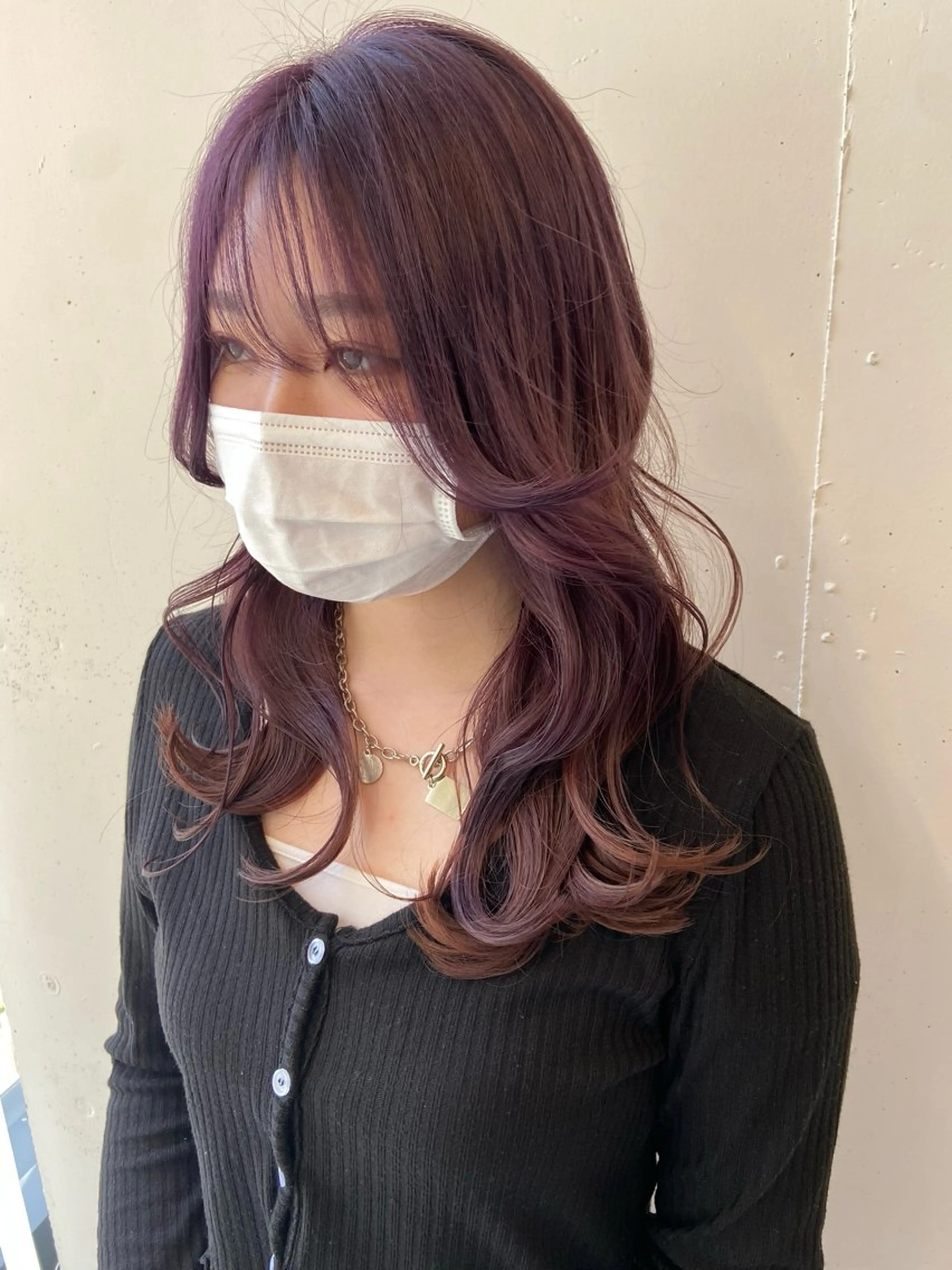 ミディアム カラー ブラウンカラー ピンクカラー ピンクブラウン レイヤーカット カット ヘアカラー トリートメント AILEE所属・ウルフカット レイヤーカット上柿のヘアスタイル