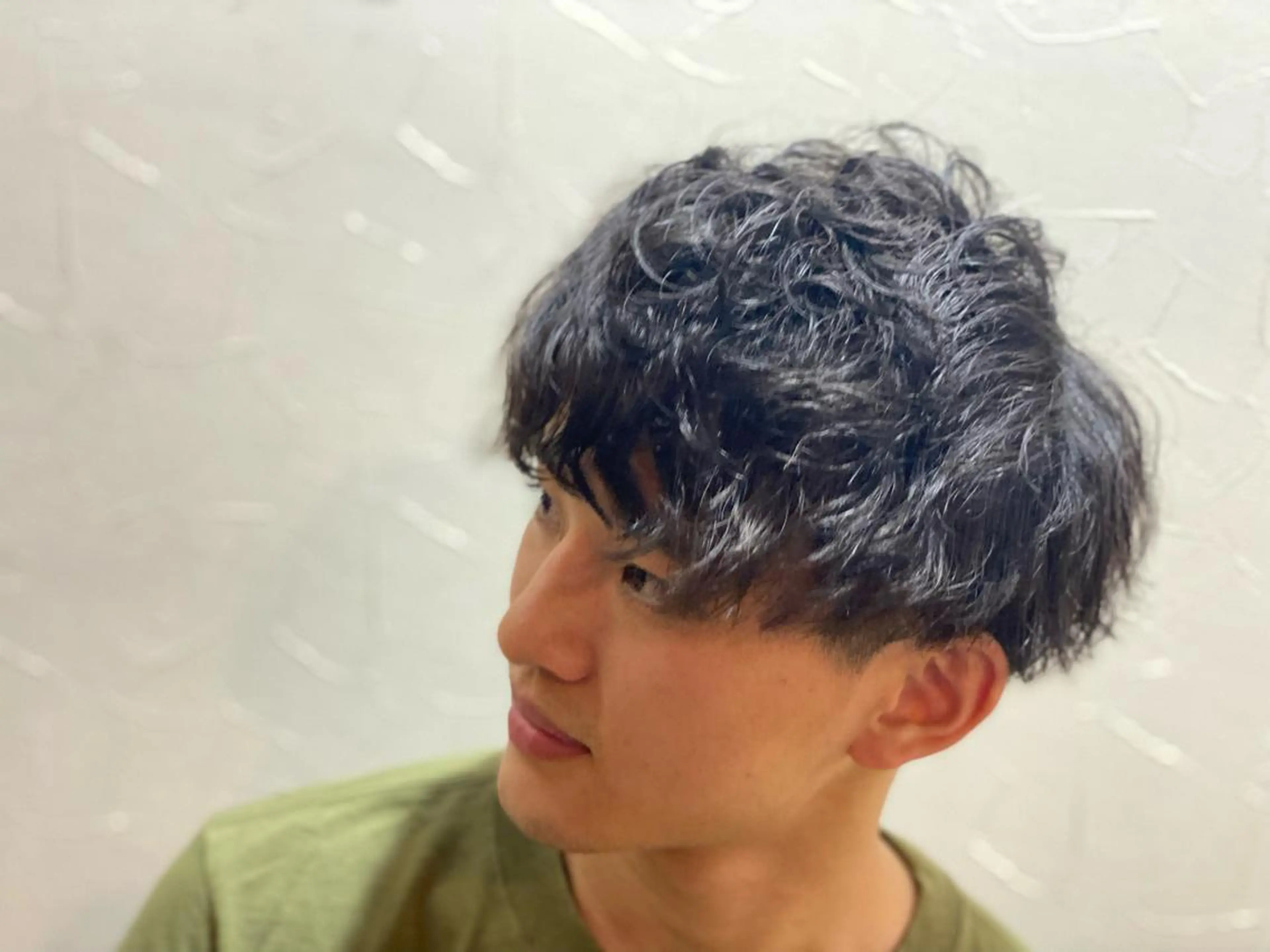 ショート パーマ メンズ 浅見 天翔のヘアスタイル