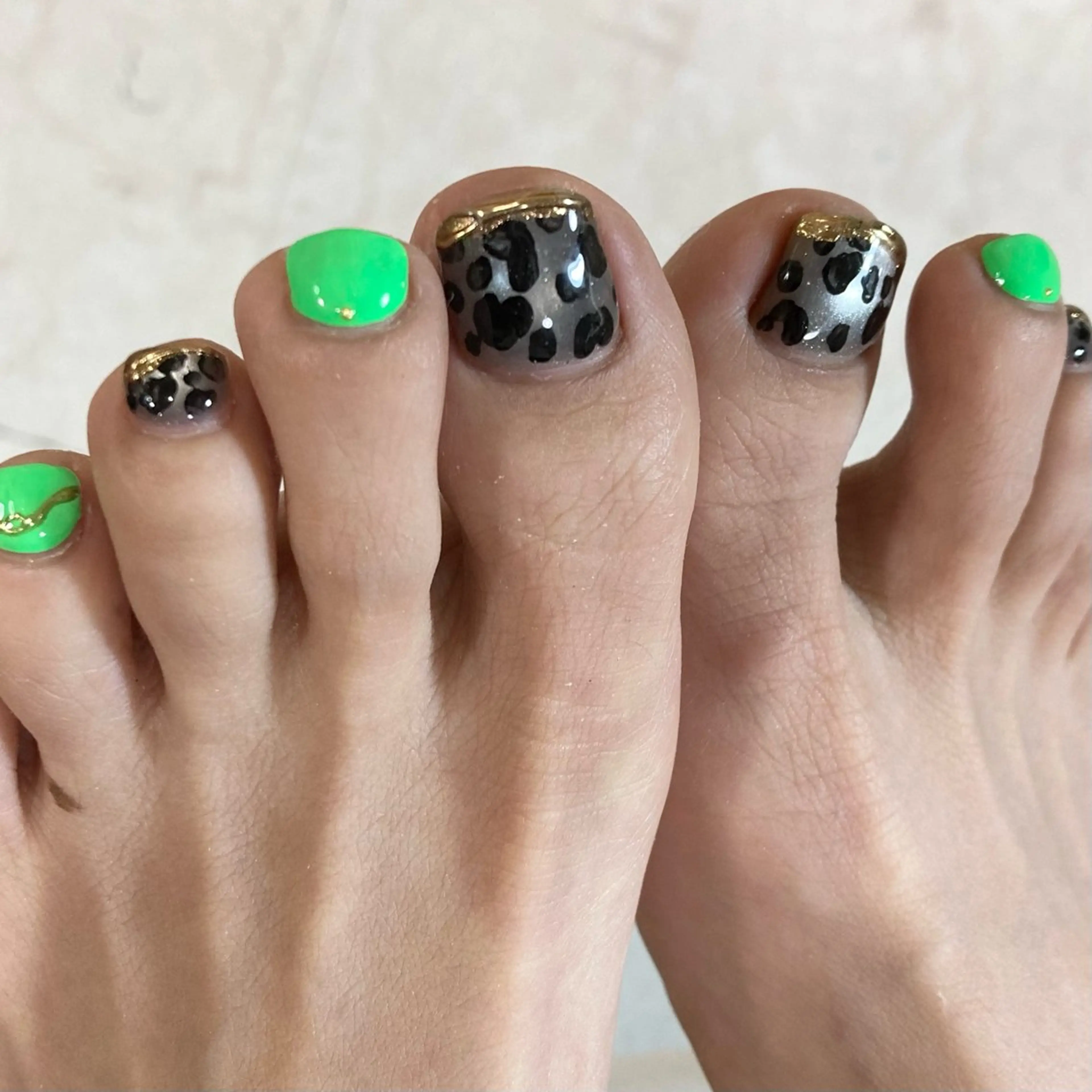 ネイル フットネイル Legit nail salonのネイルデザイン