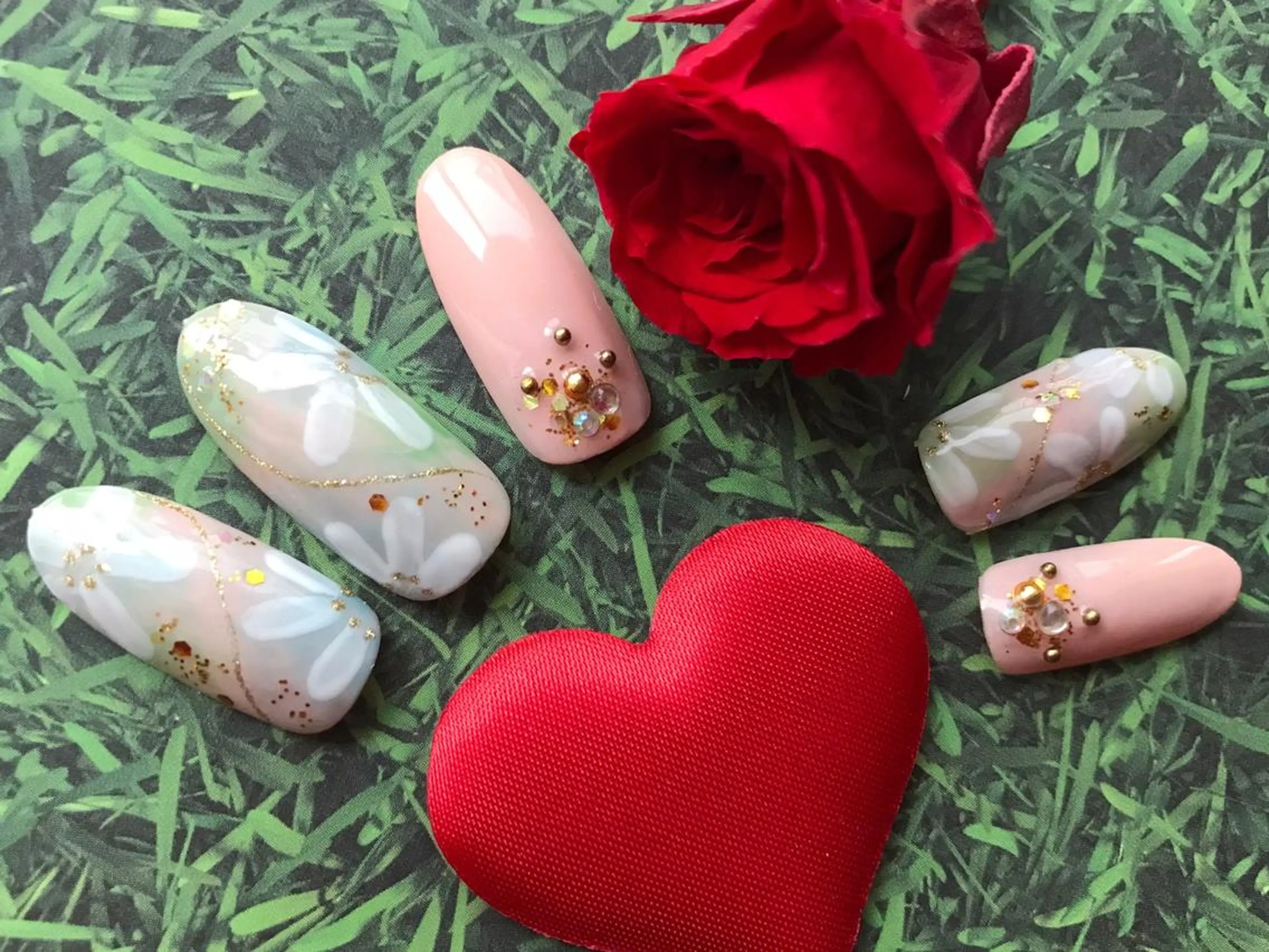 ネイル アートネイル フラワーネイル 伊藤 アップネイルのネイルデザイン