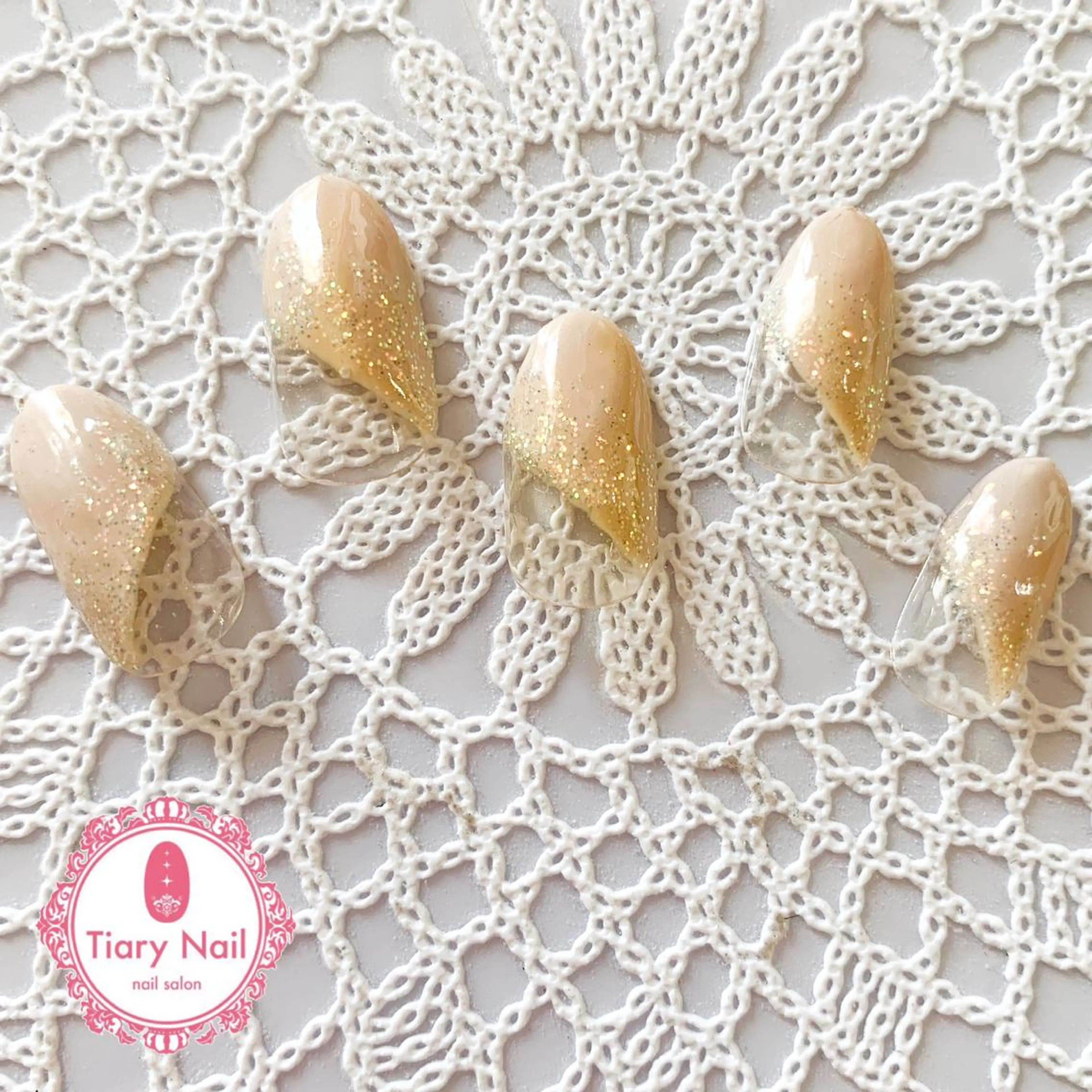 ネイル tiarynail K Kのネイルデザイン