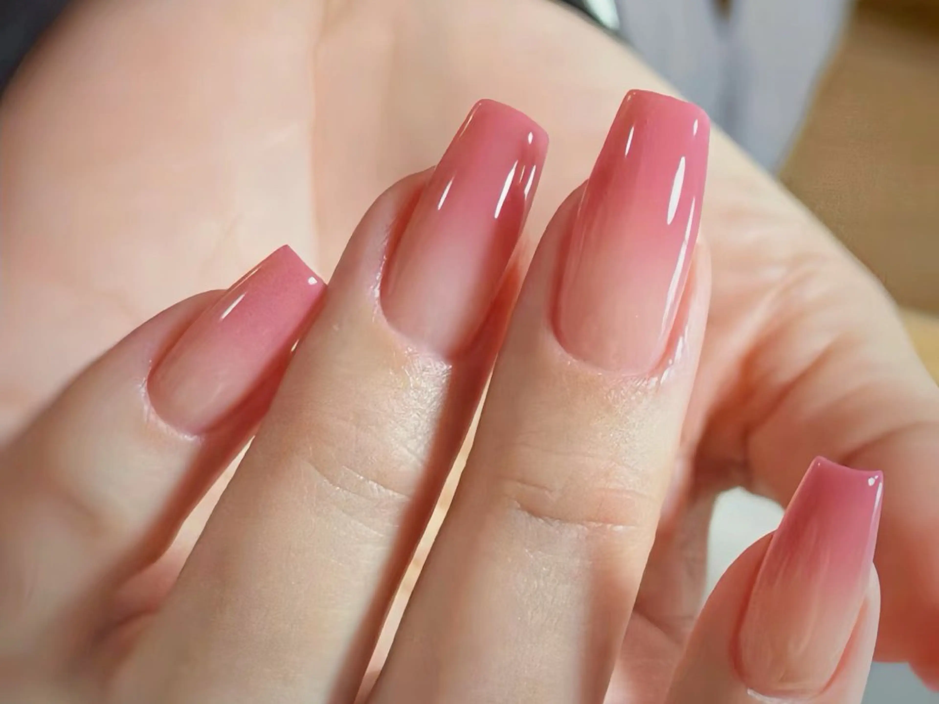 ネイル グラデーション オフィスネイル ピンク シンプルネイル ハンドネイル ハンドケア DarkHoney 池袋店のネイルデザイン