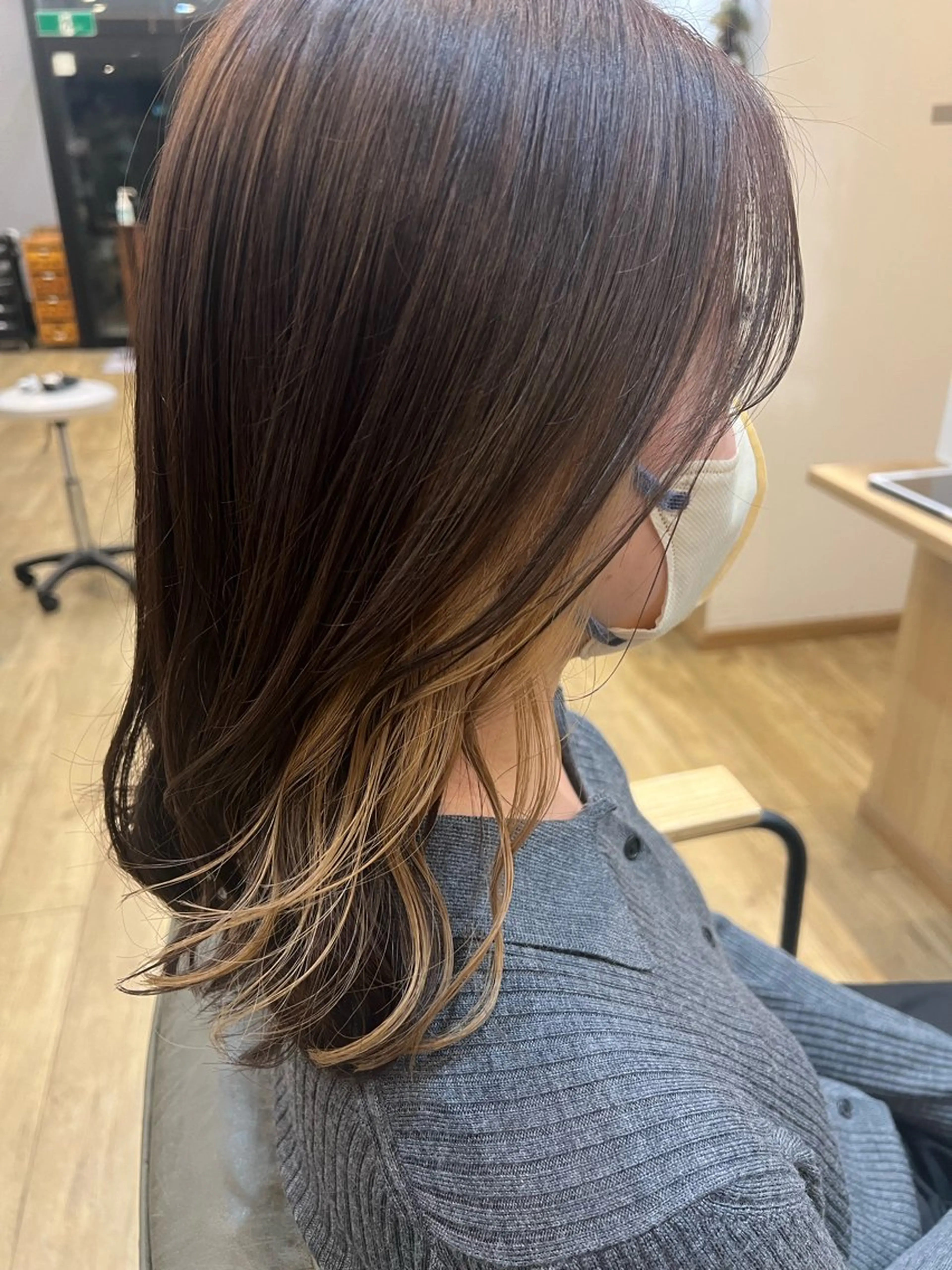 カラー 高辻 日菜のヘアスタイル