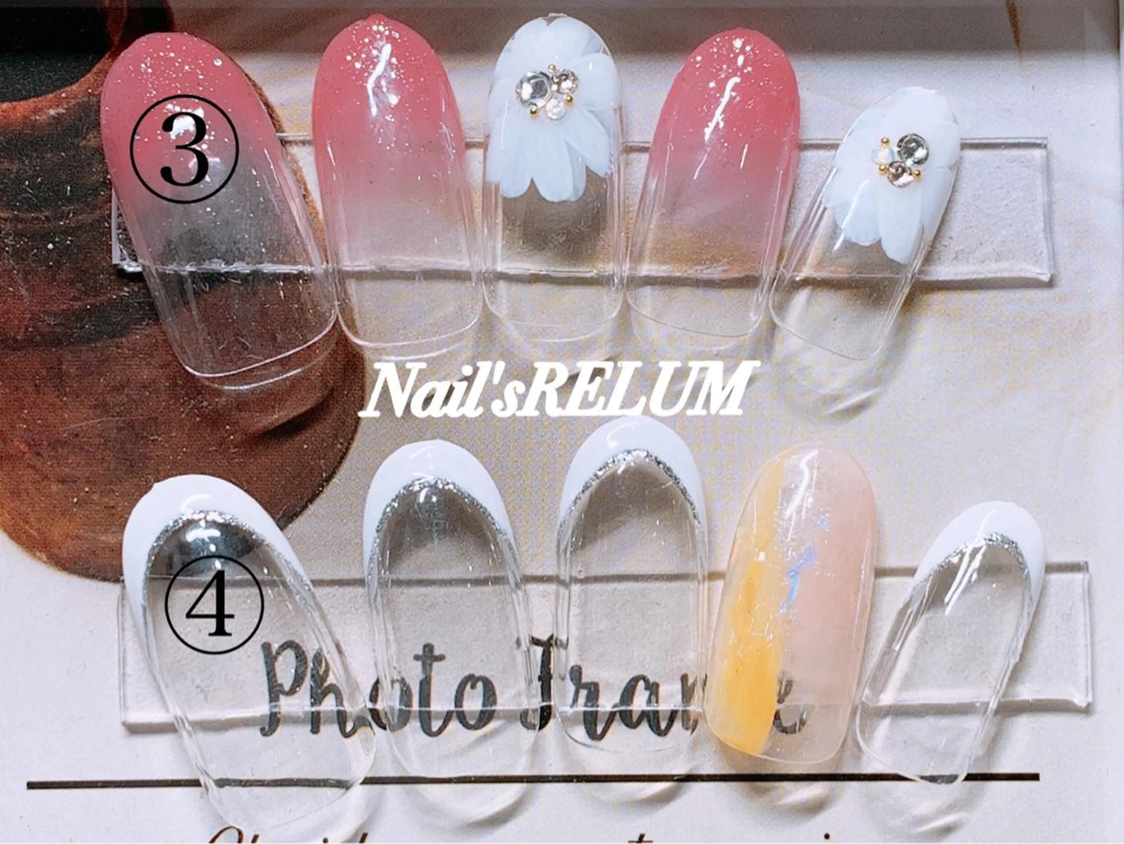 ネイル アートネイル フレンチネイル ラメ(グリッター) 冬ネイル クリスマス THECOLORS所属・近貞 莉奈のネイルデザイン