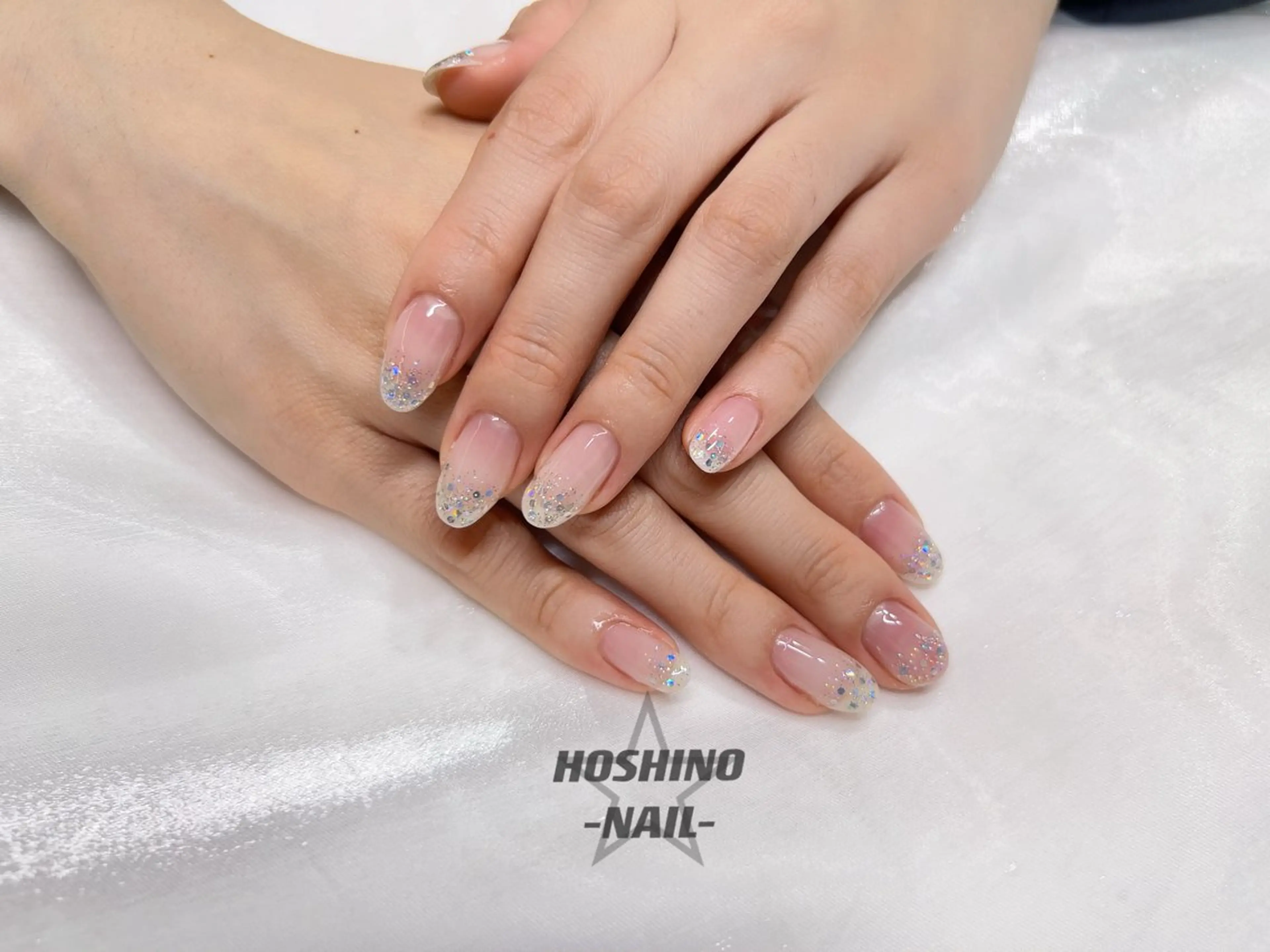 ネイル グラデーション キラキラネイル ラメ(グリッター) ラメグラデーション 夏ネイル ハンドネイル ★HOSHINO NAIL★新宿店のネイルデザイン