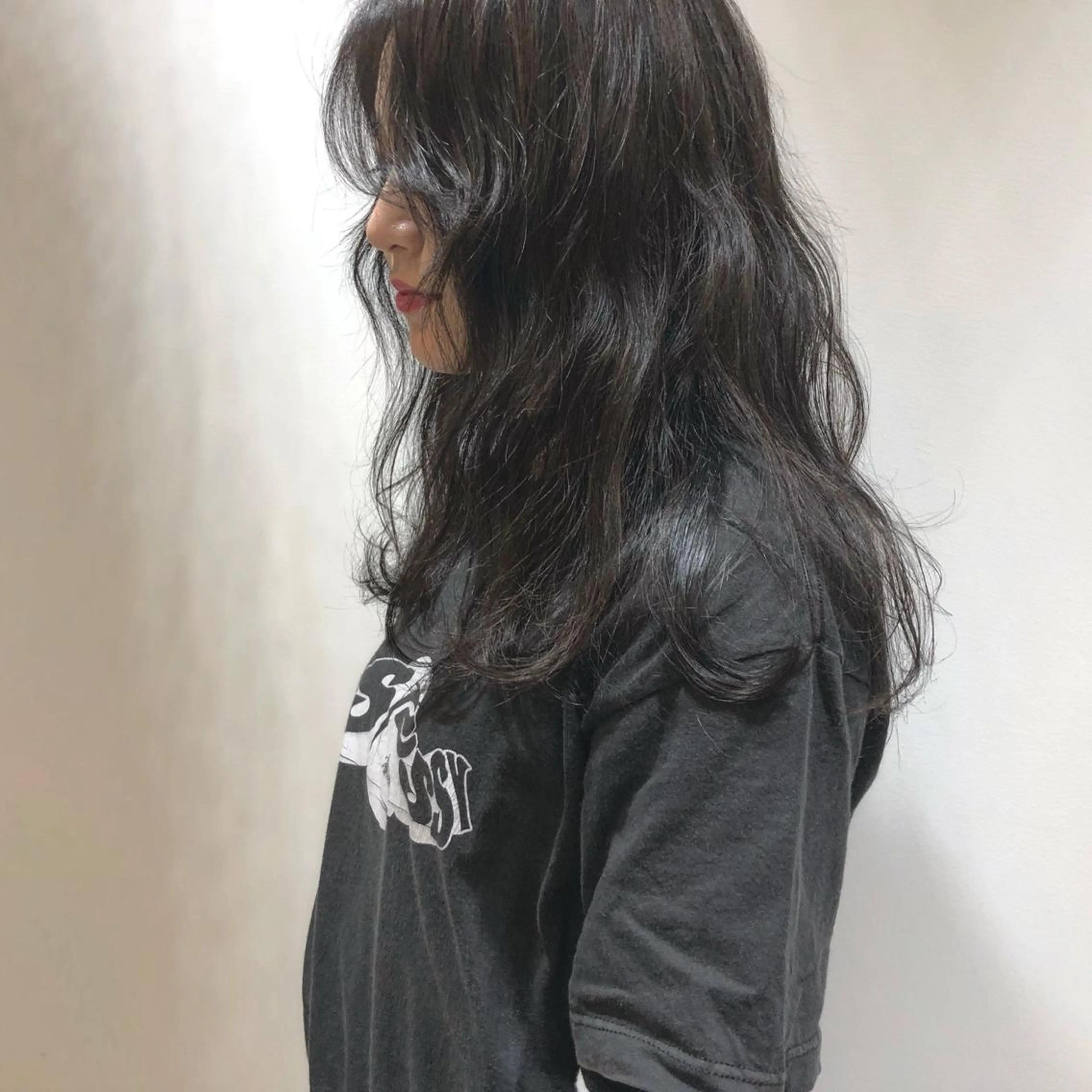 ロング カラー アッシュ 江原 彩華のヘアスタイル