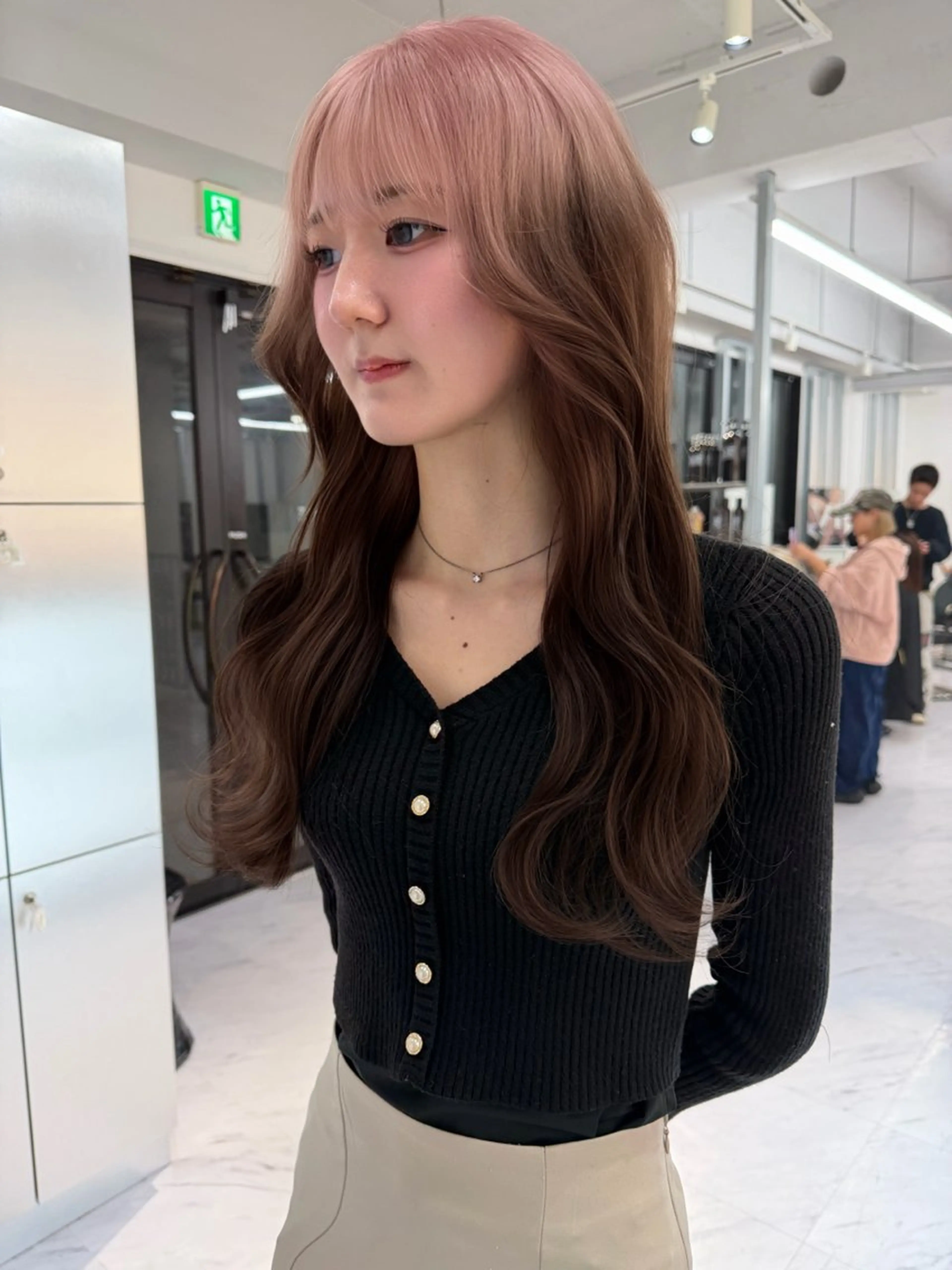 ロング カラー ベージュカラー ブリーチ ケアブリーチ デザインカラー ダブルカラー ヘアカラー トリートメント TATSUブリーチ/ ミルクティーベージュのヘアスタイル