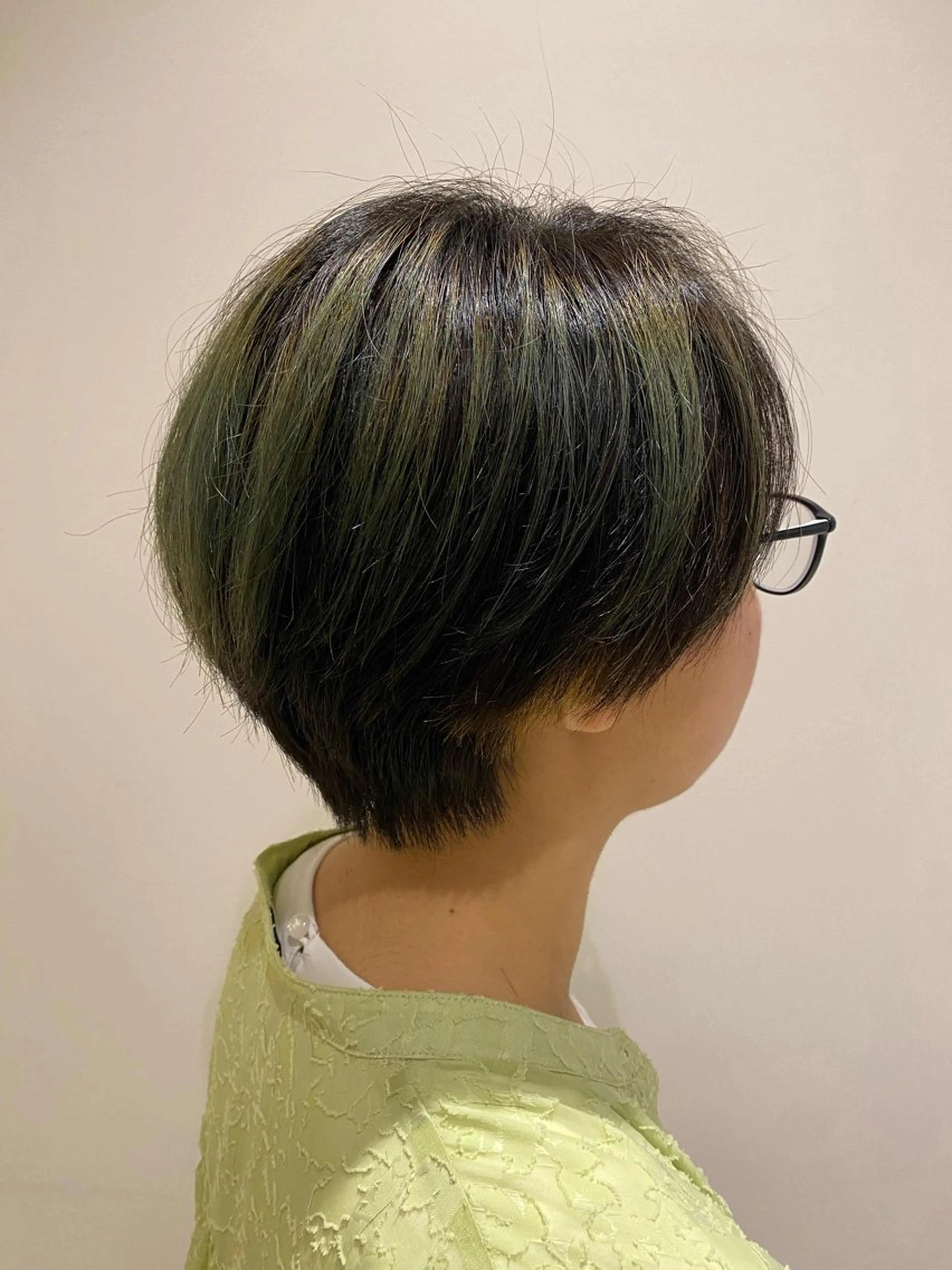 ショート カラー デザインカラー エメラルドグリーン カット ヘアカラー トリートメント 艶髪🌿美髪 大塚礼乃【西荻窪】のヘアスタイル