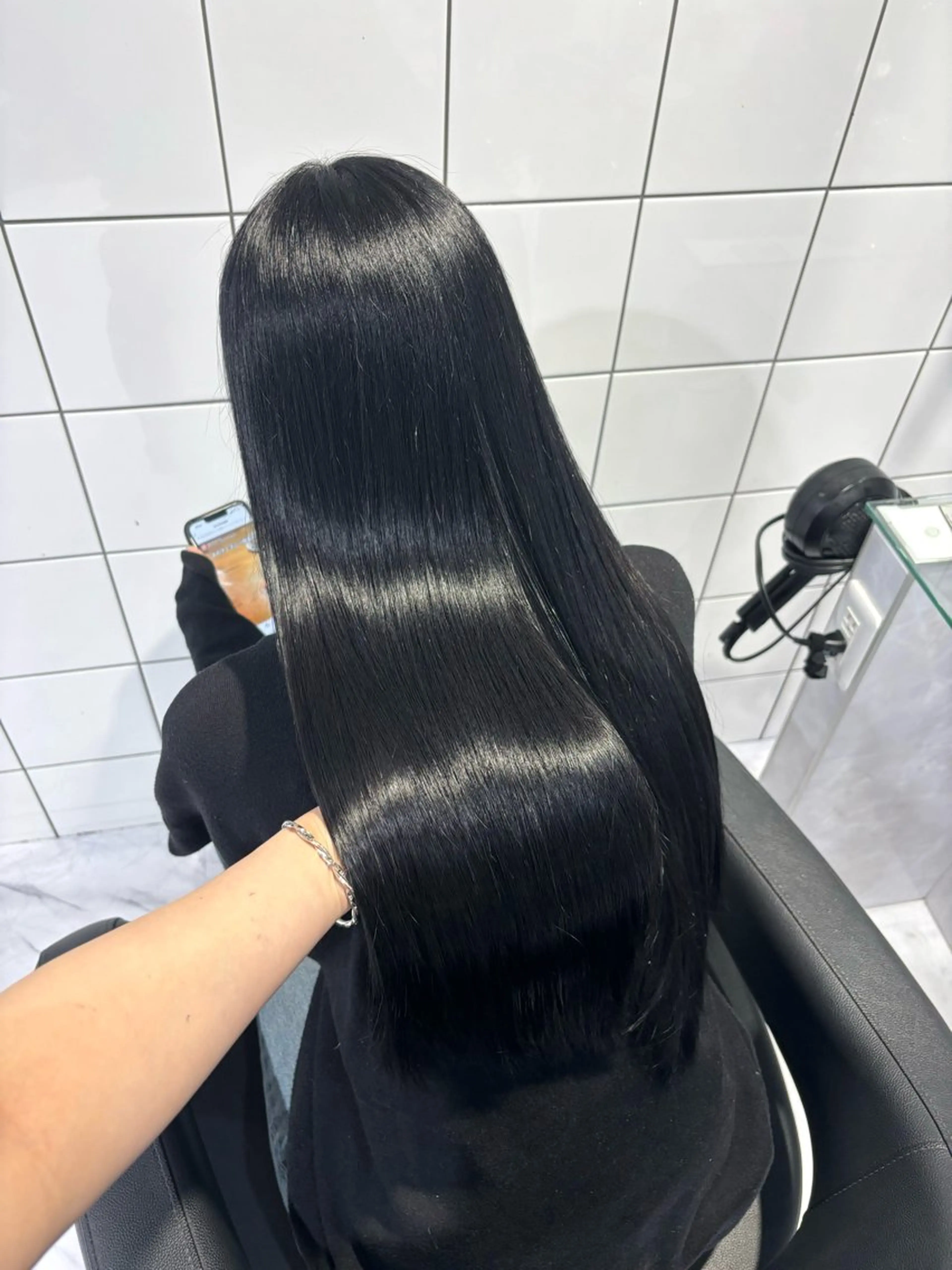 ロング カラー 黒髪 ブルーカラー ブルーブラック 縮毛矯正 ヘアカラー トリートメント ヘッドスパ ヘアセット 表参道♡暗髪^ྀི 艶カラー♡アユミのヘアスタイル