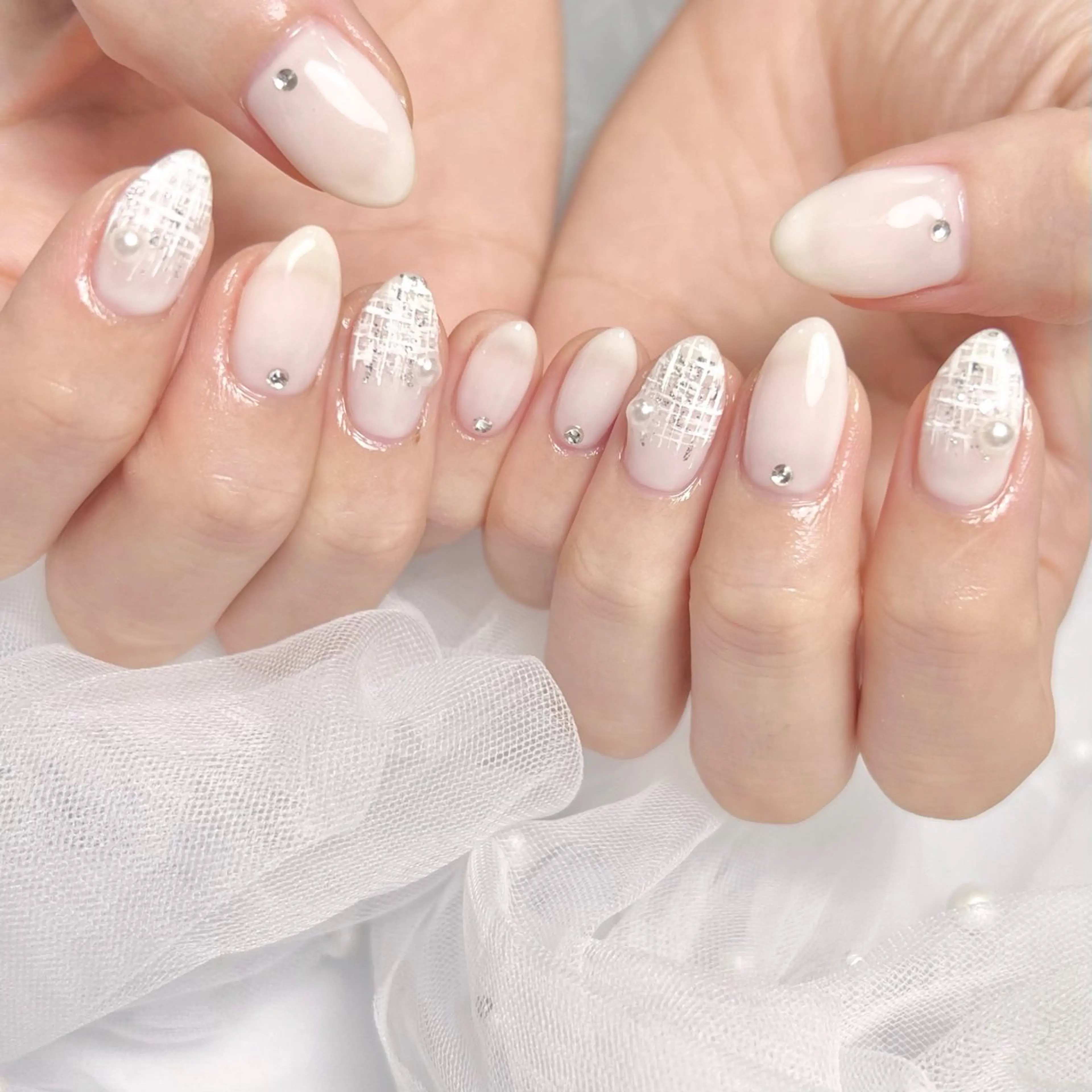 ネイル ツイードネイル ホワイト ハンドネイル 💐irisée fleur中居のネイルデザイン