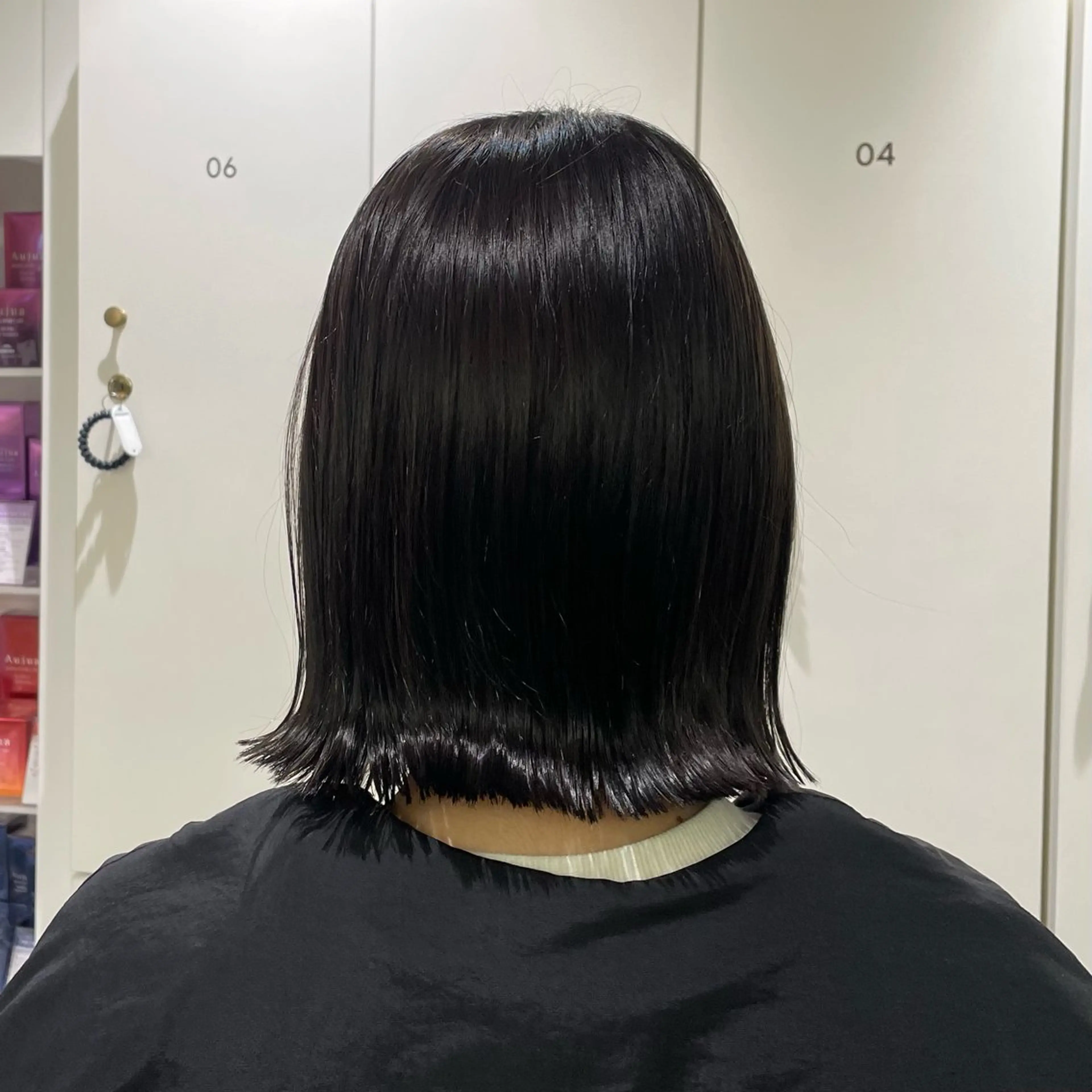 ミディアム ボブ 外ハネヘア カット トリートメント 暖色カラー/レイヤー スタイル みはる🌙のヘアスタイル