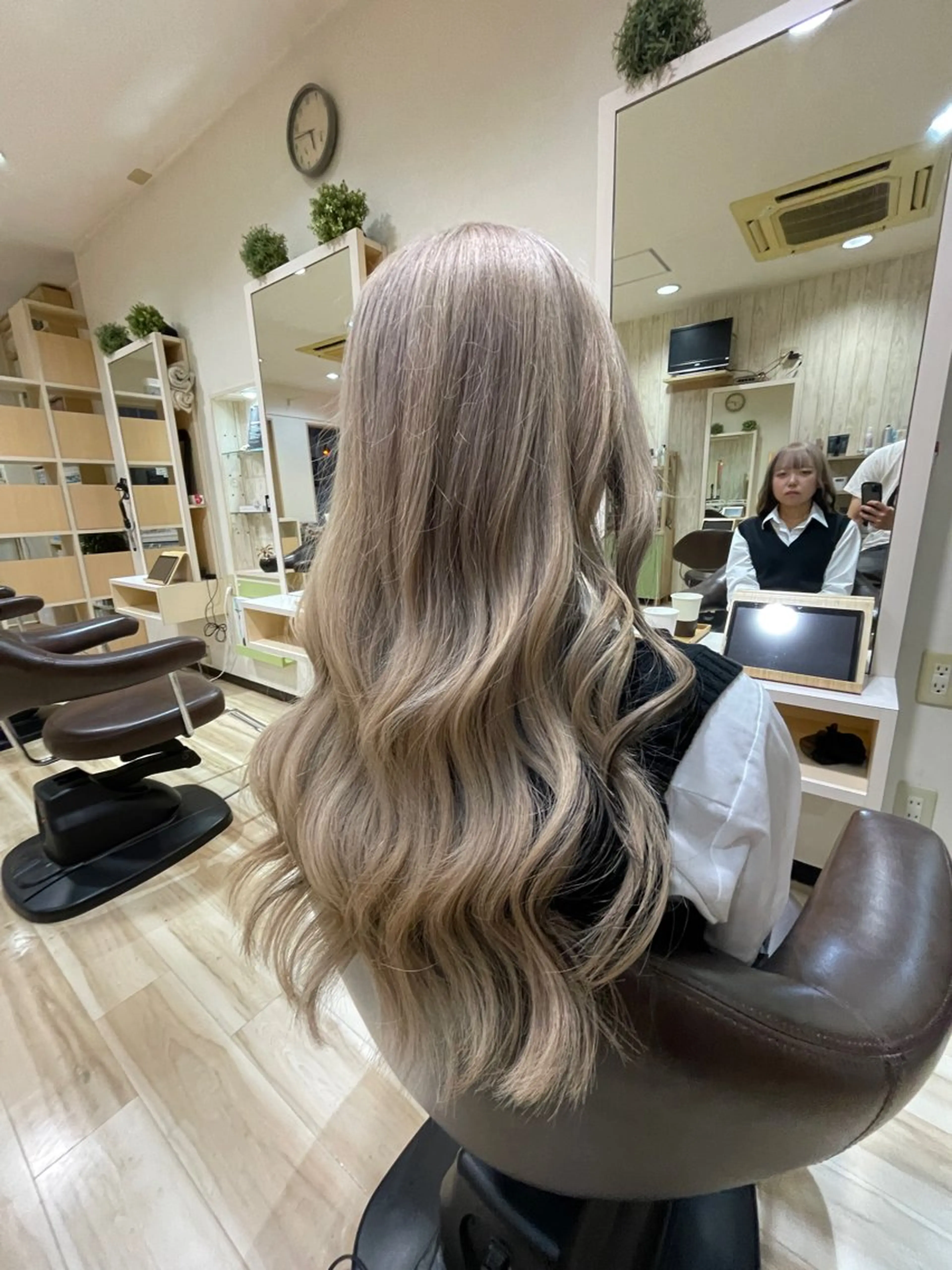 ロング カラー ブリーチ 🌈派手髪ハイトーン 🌈鈴木亮太🌈のヘアスタイル