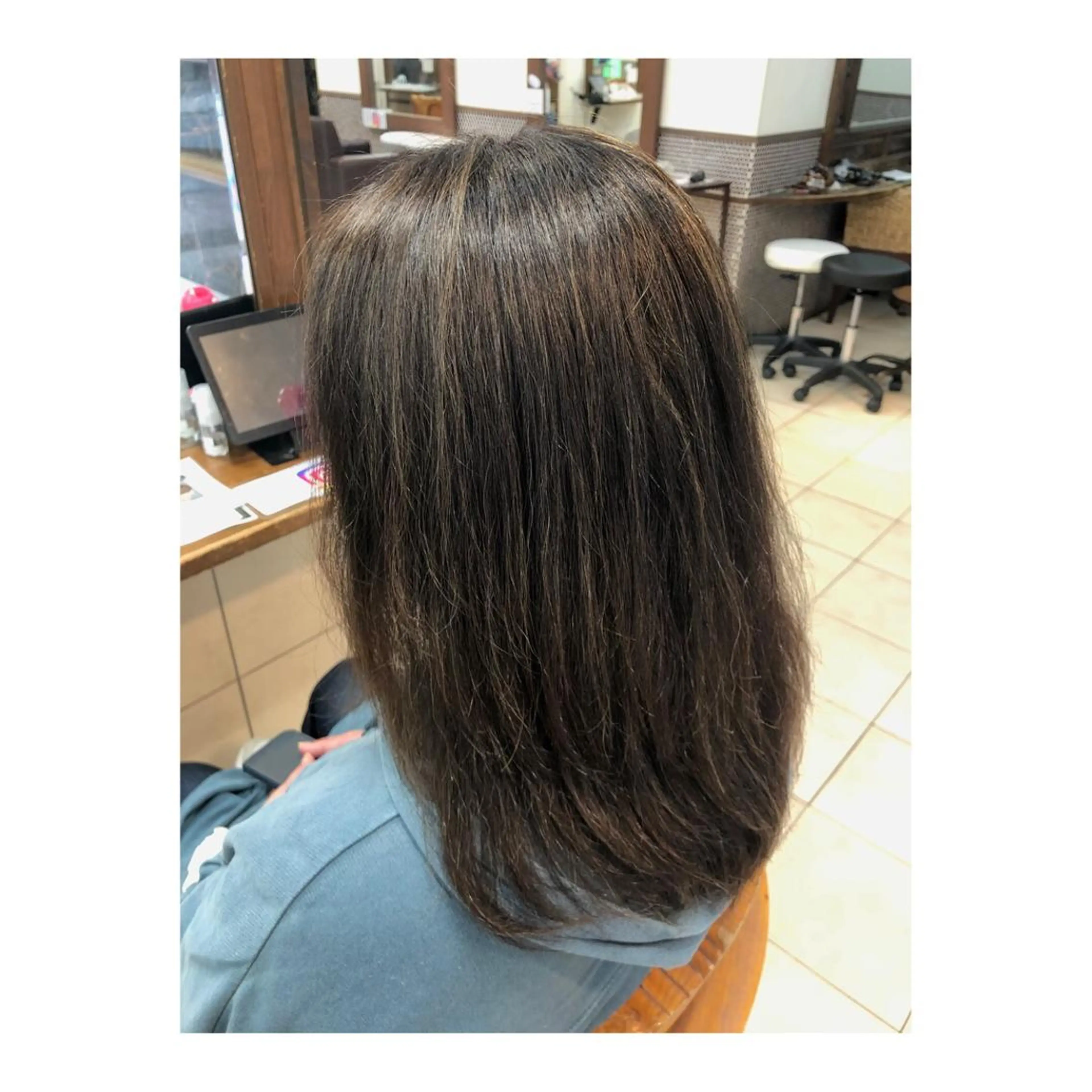 ロング カラー メンズ メンズハイライト 透明感カラー ハイライトカラー ハイライト 白髪ぼかし脱白髪染め 大塚綾のヘアスタイル