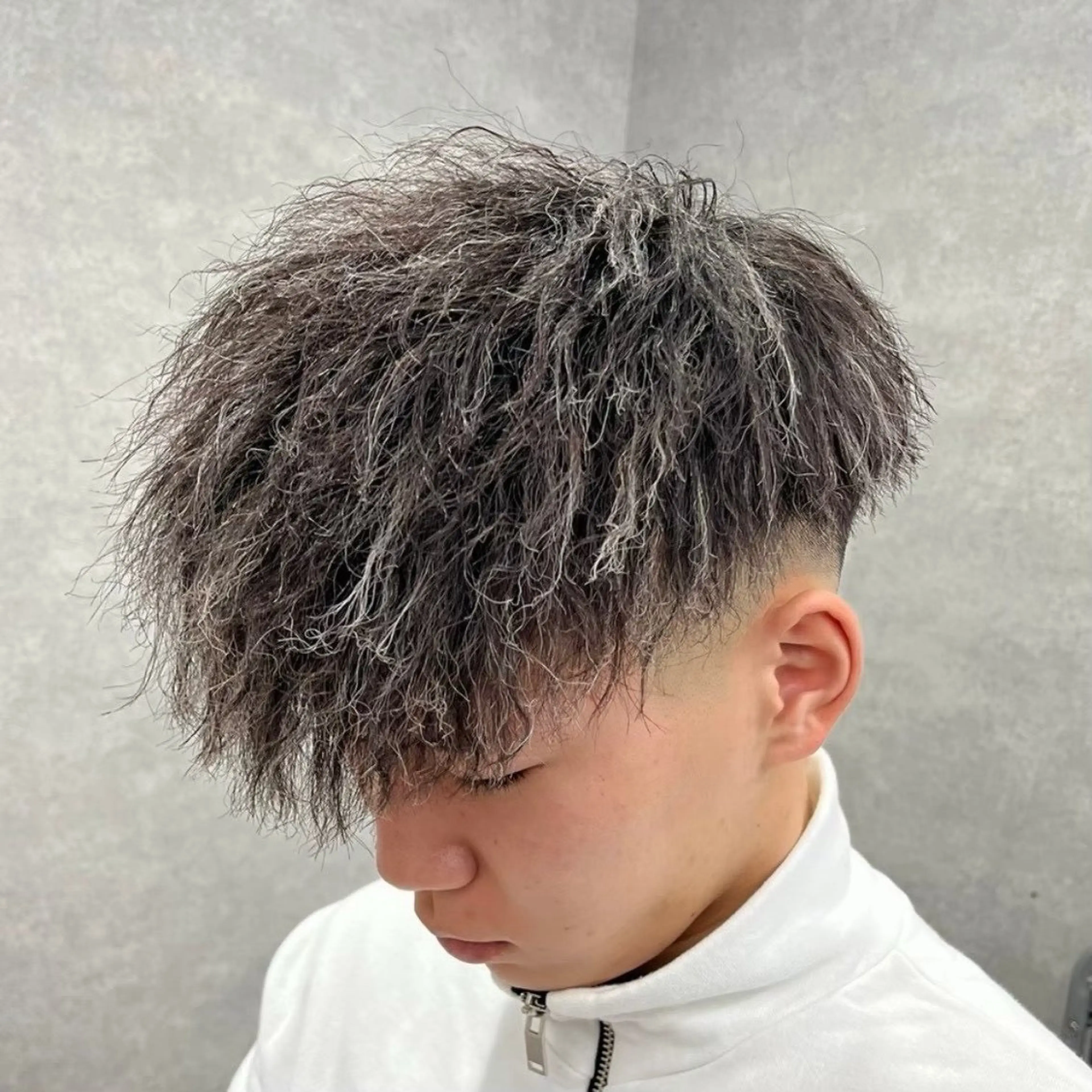 ミディアム カラー パーマ メンズ カット ヘアカラー パーマ 🔥メンズ特化🔥 藍斗のヘアスタイル