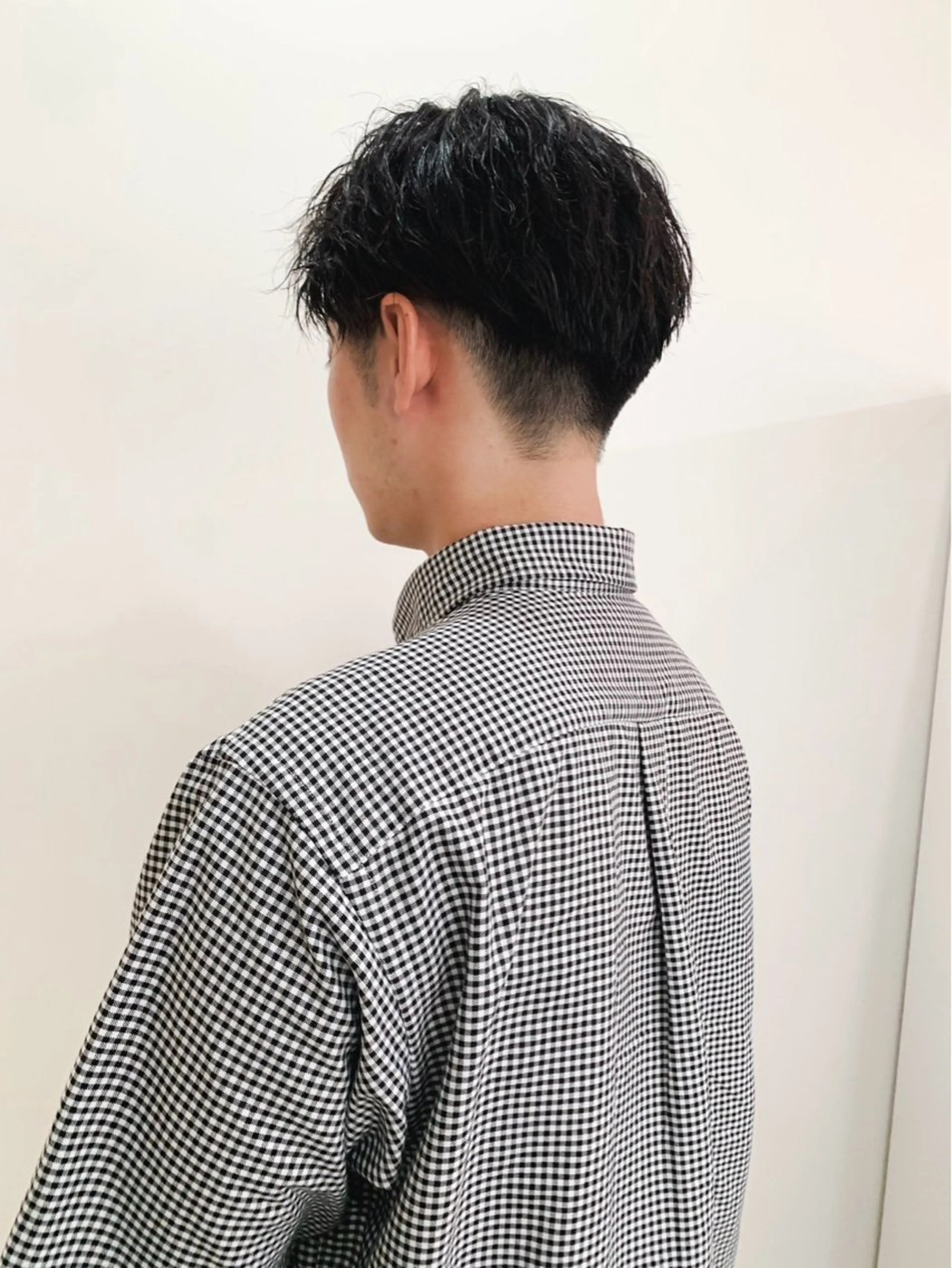 メンズ 刈り上げ 切りっぱなしボブ/ ブリーチカラー/大塚のヘアスタイル