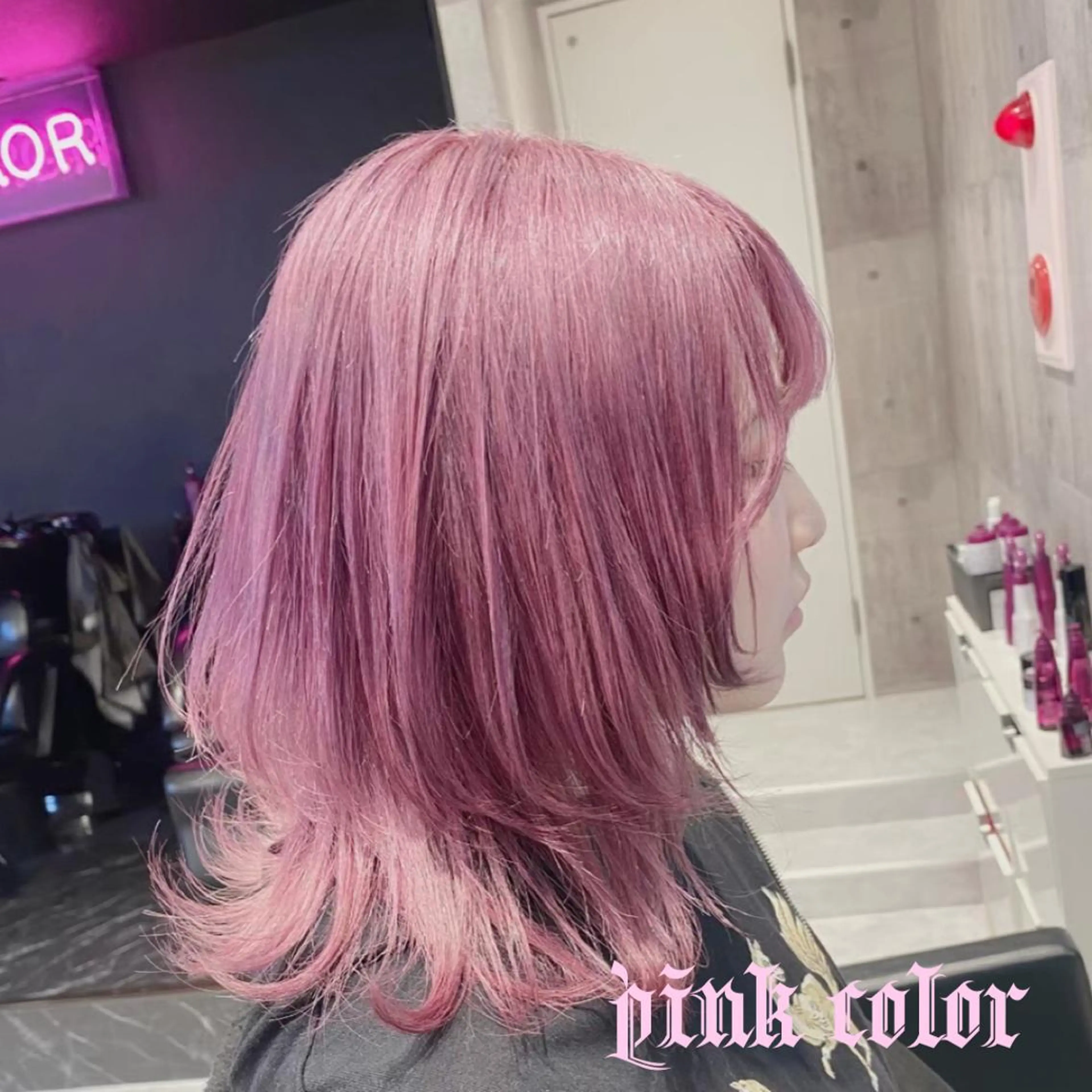 ショート カラー シールエクステ アクアカラー ブリーチ ケアブリーチ ダブルカラー 似合わせパーマ🔥 渡邉愛斗のヘアスタイル