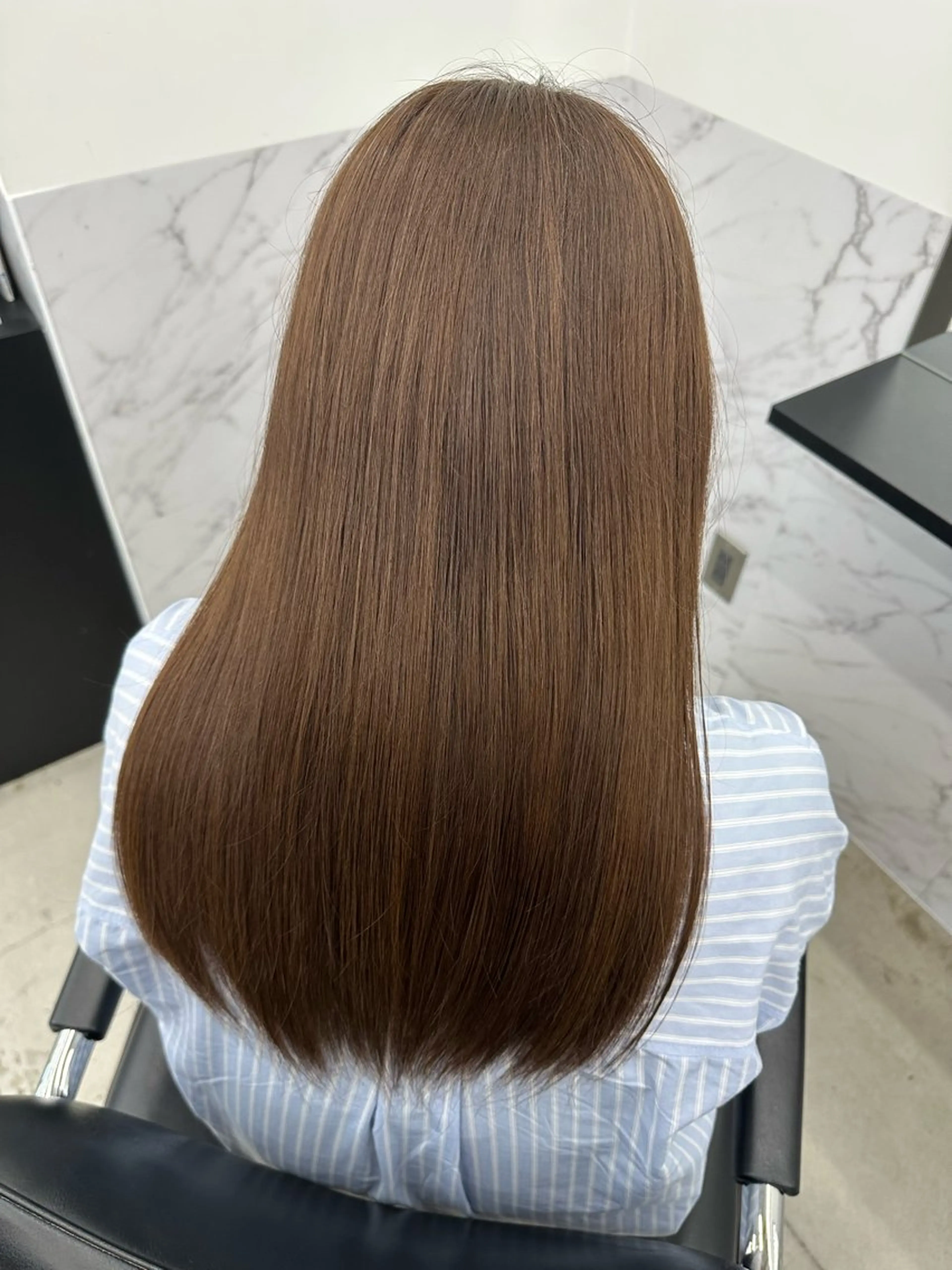 カラー 服部 しおんのヘアスタイル